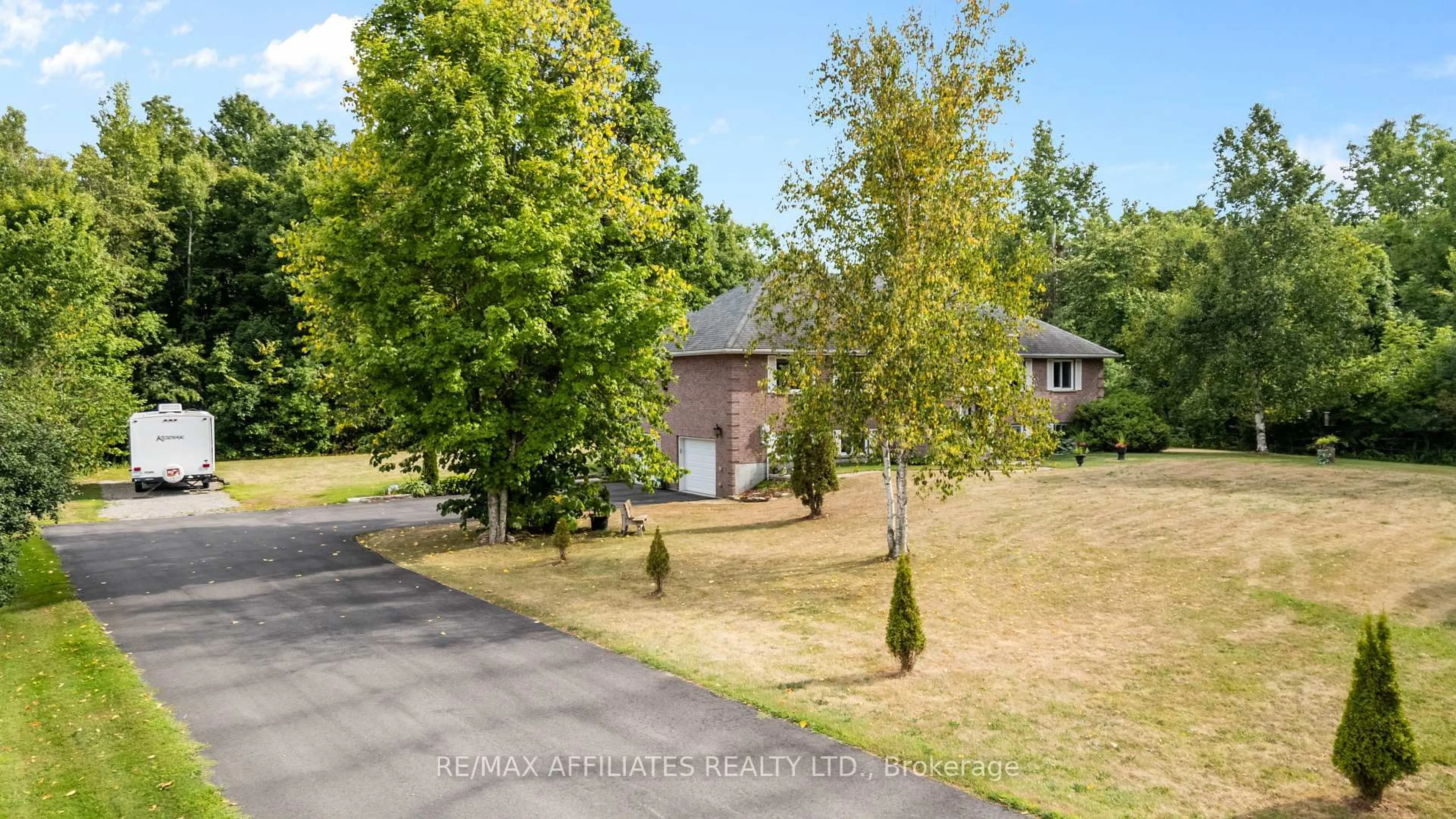 A pic from outside/outdoor area/front of a property/back of a property/a pic from drone, unknown for 259 Golf Club Rd, Rideau Lakes Ontario K7A 4S5