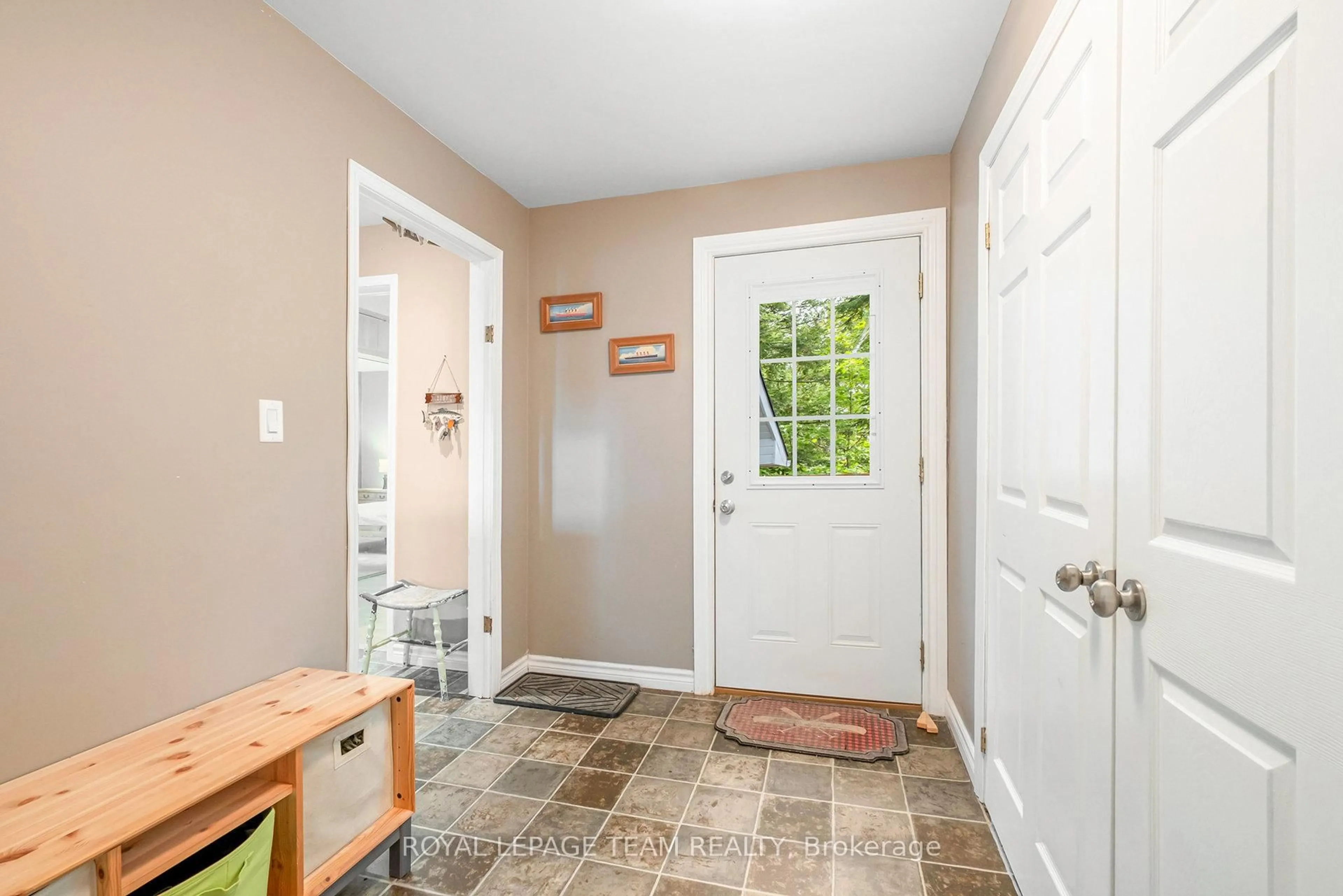 Indoor entryway for 18 O9 Rd, Rideau Lakes Ontario K0G 1L0