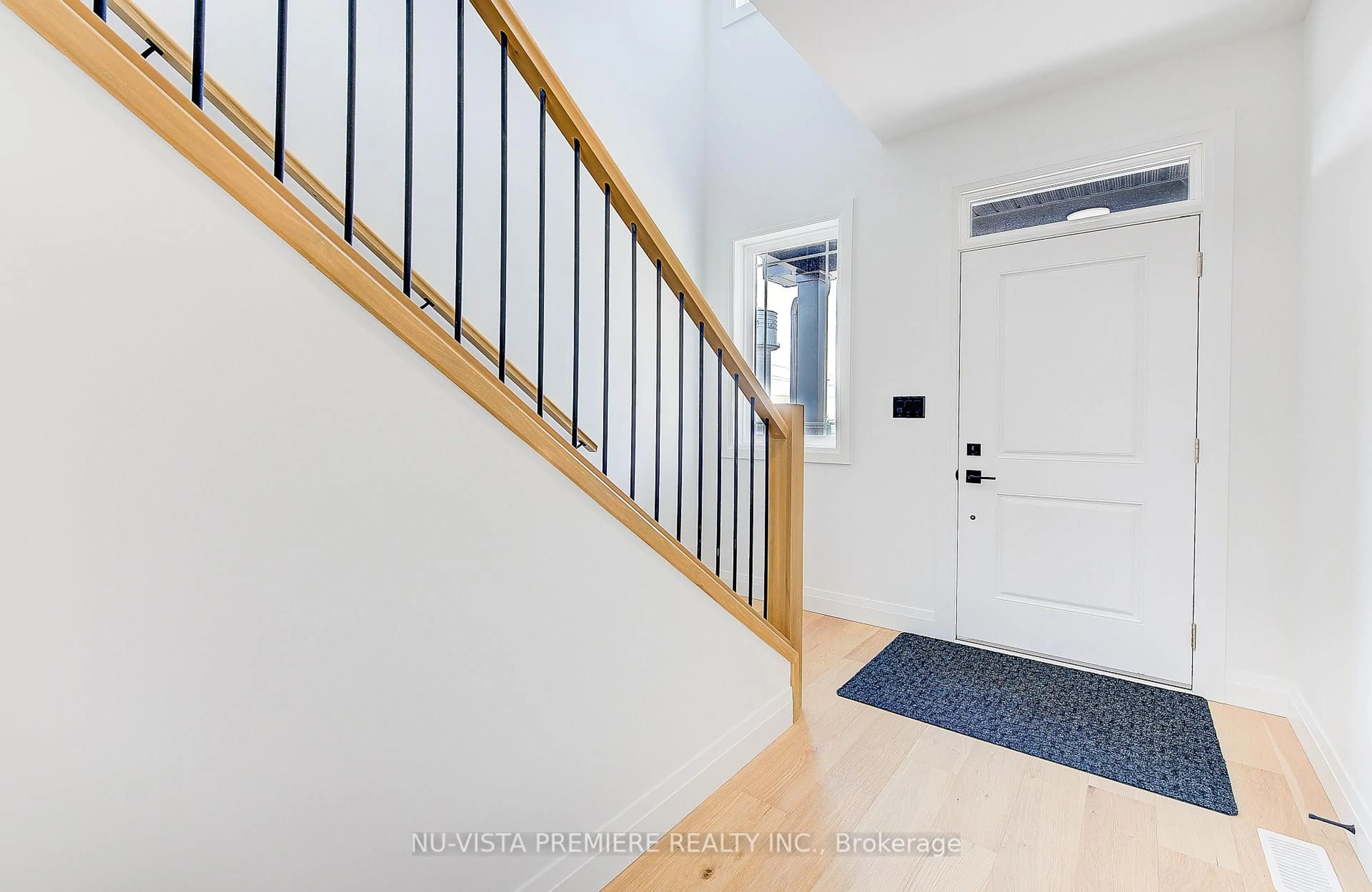 Indoor entryway for 157 Holloway Tr, Middlesex Centre Ontario N0M 2A0