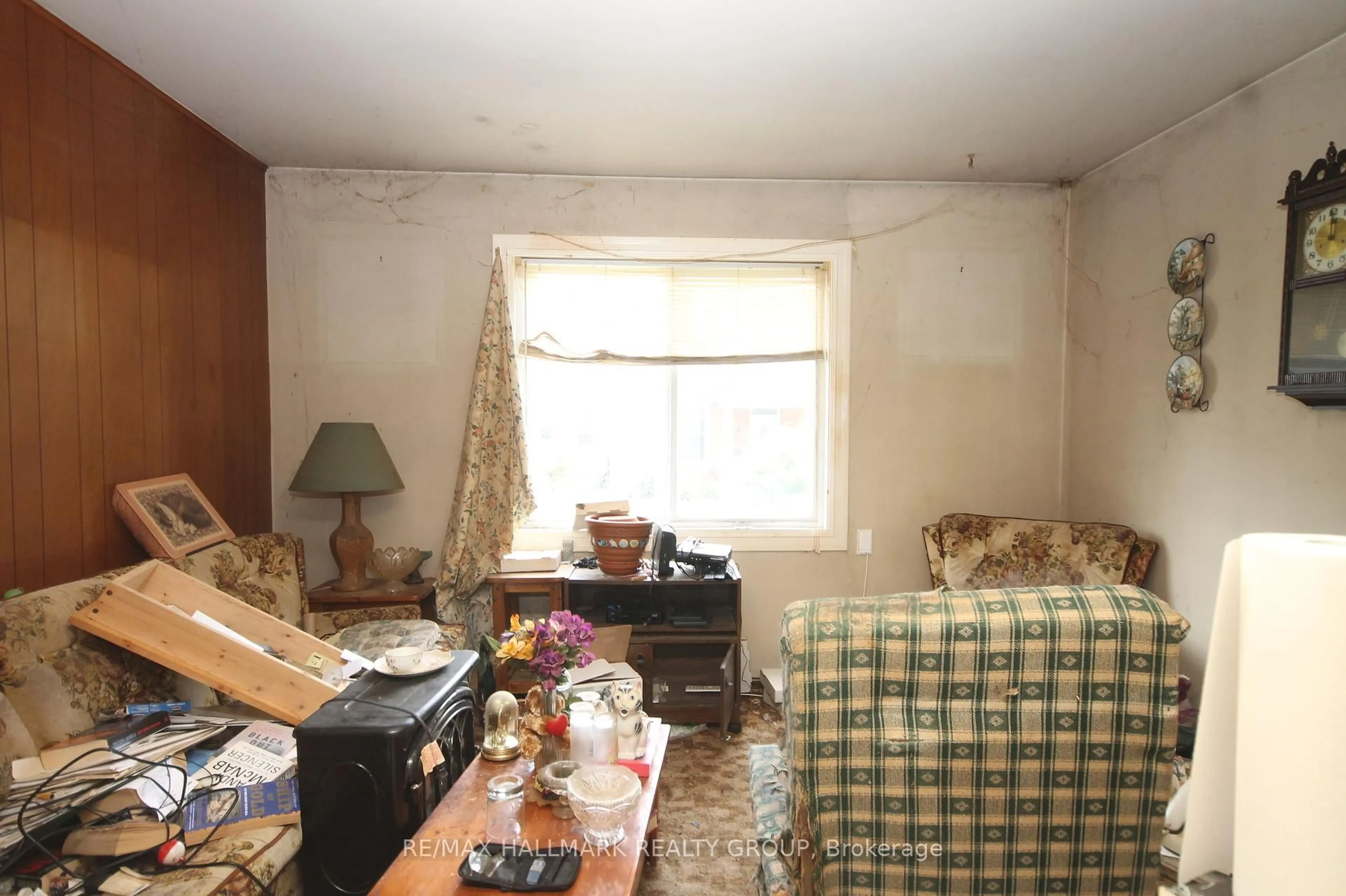 A pic of a room for 143 O'Gorman Ave, Renfrew Ontario K7V 3P8