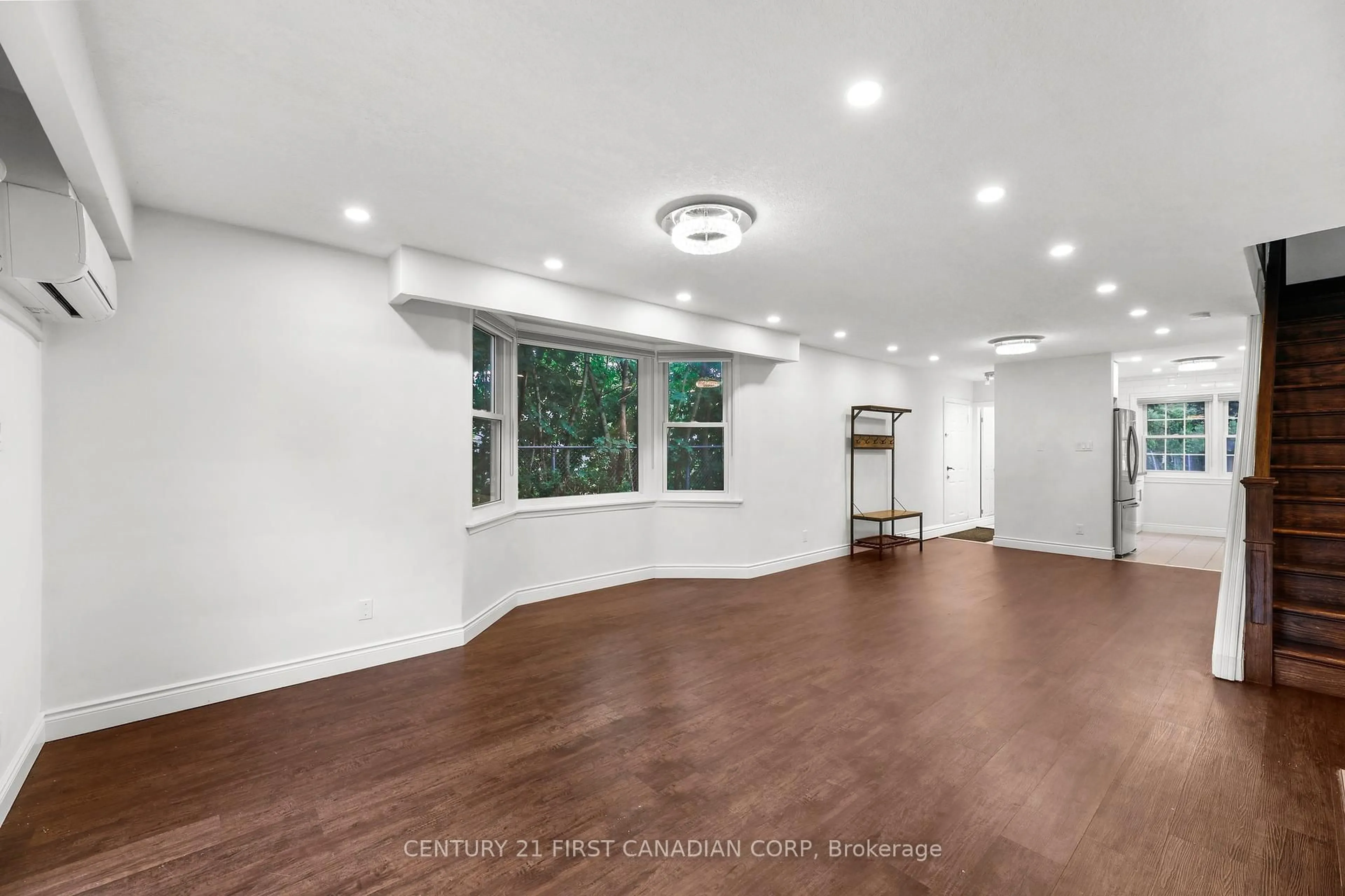 Unknown for 19 Arbour Glen Cres, London East Ontario N5Y 1Z9