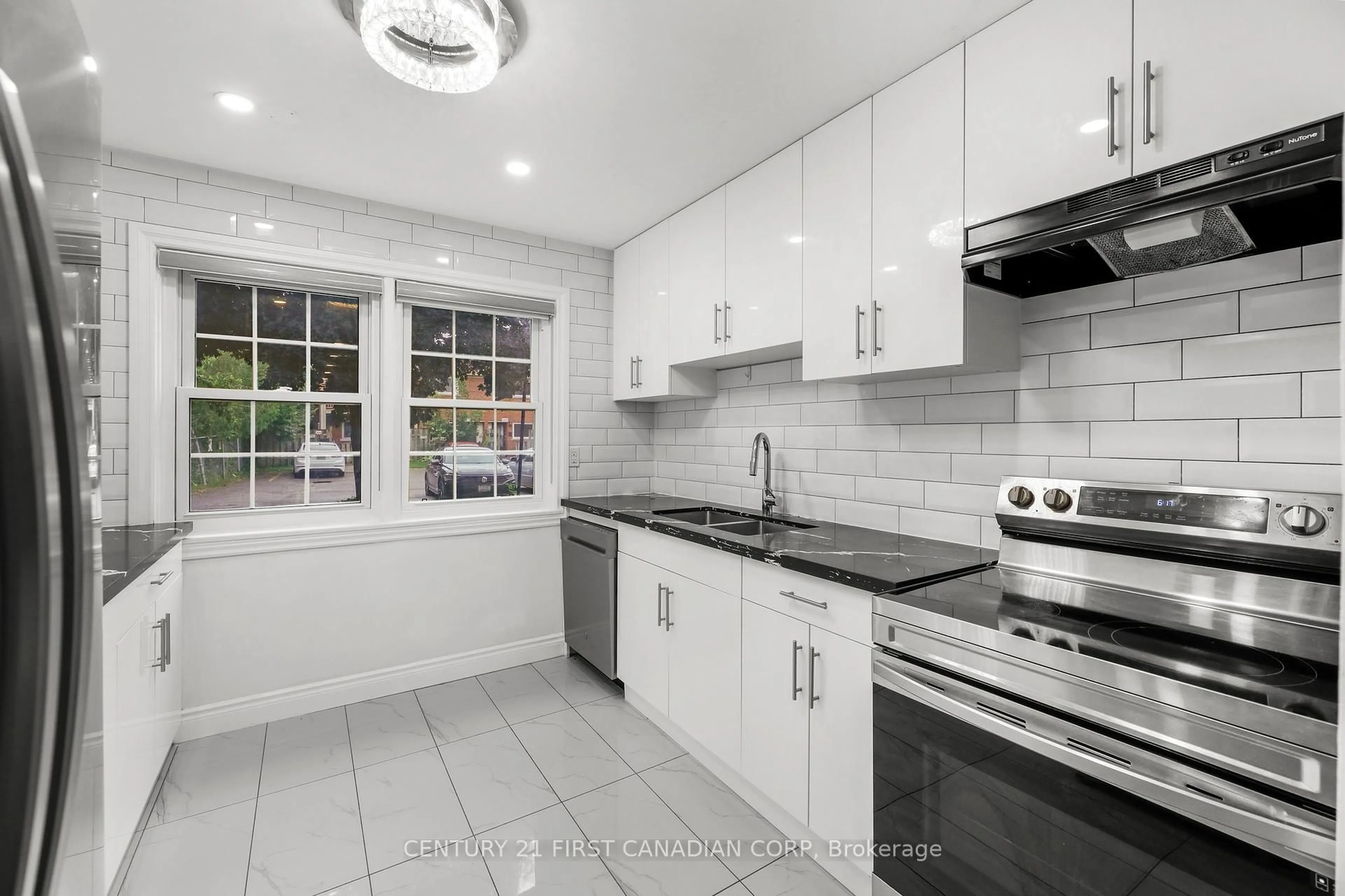 Standard kitchen, ceramic/tile floor for 19 Arbour Glen Cres, London East Ontario N5Y 1Z9