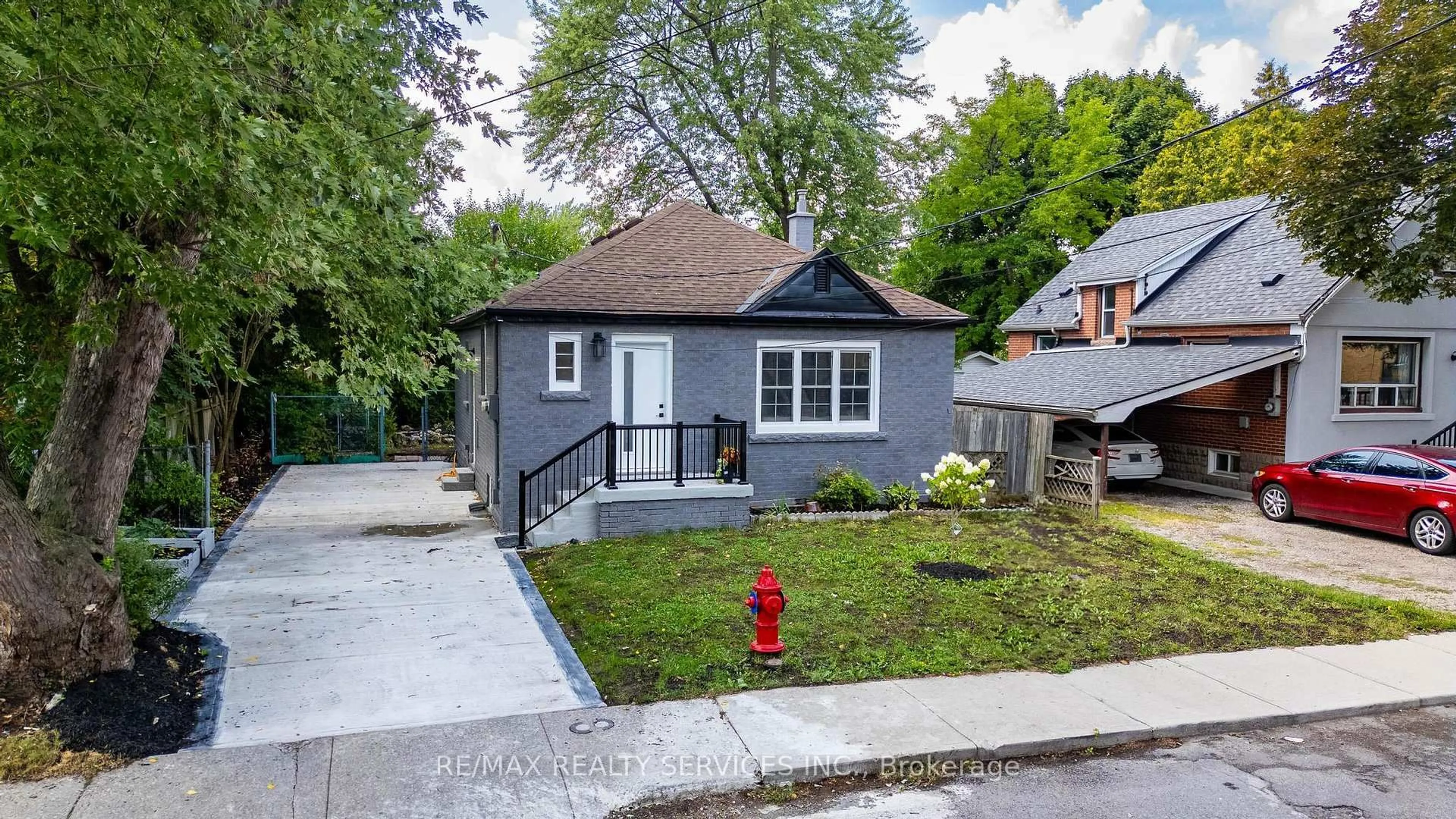 Home with brick exterior material, street for 74 West 3rd St, Hamilton Ontario L9C 3K3