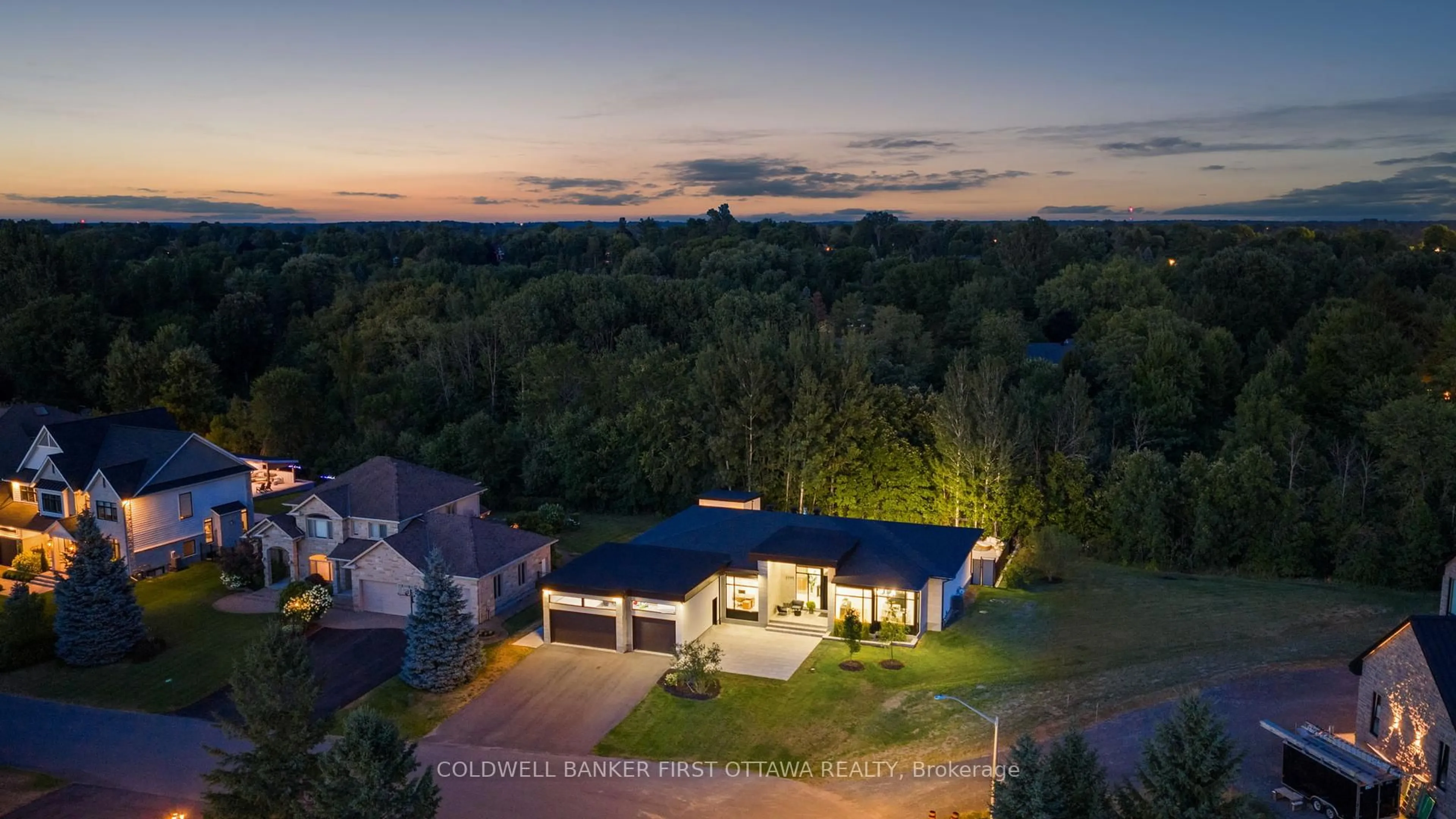 A pic from outside/outdoor area/front of a property/back of a property/a pic from drone, unknown for 5398 Mansel Cres, Ottawa Ontario K4M 1L3