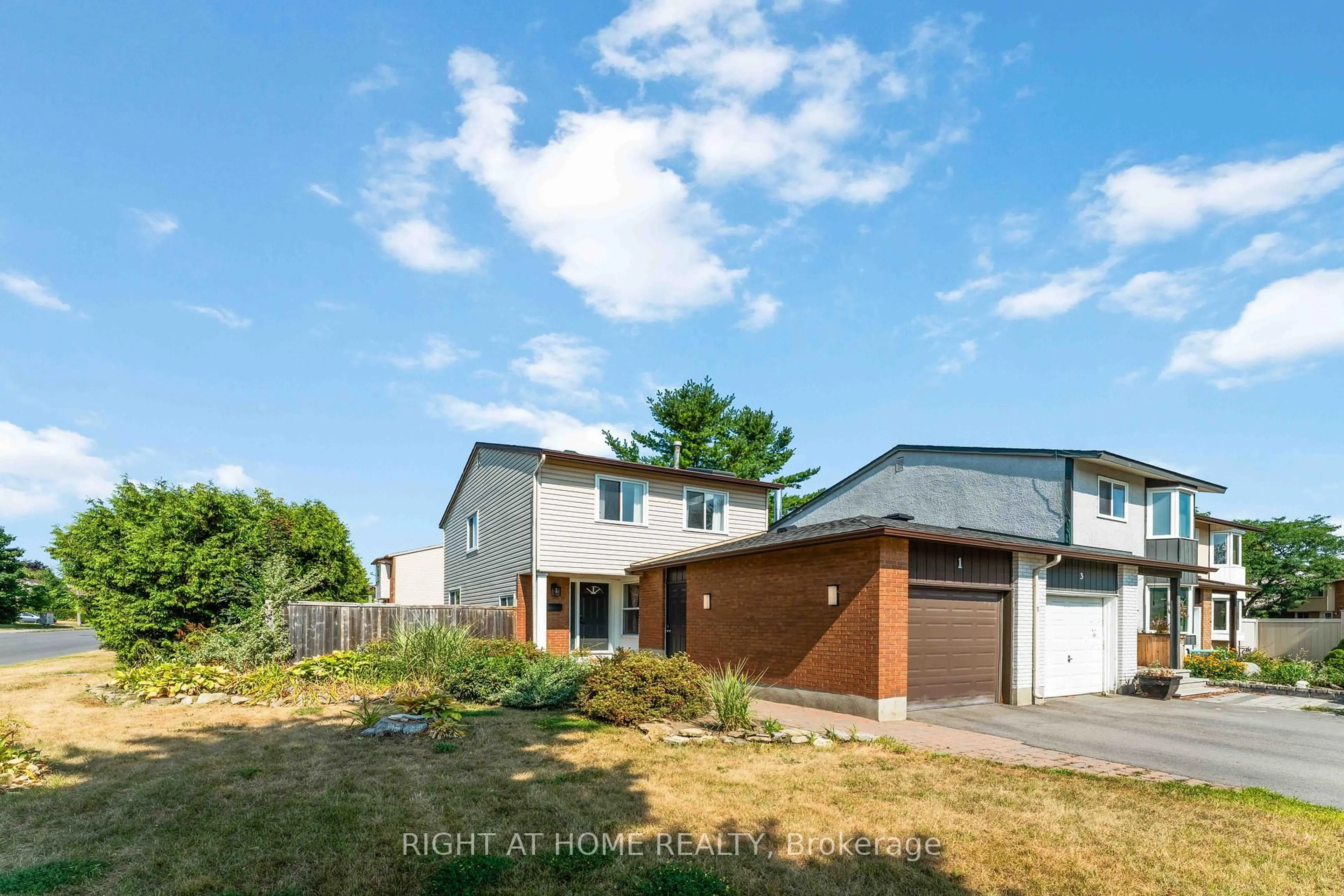 Unknown for 1 Berkshire Way, Ottawa Ontario K2J 2B1