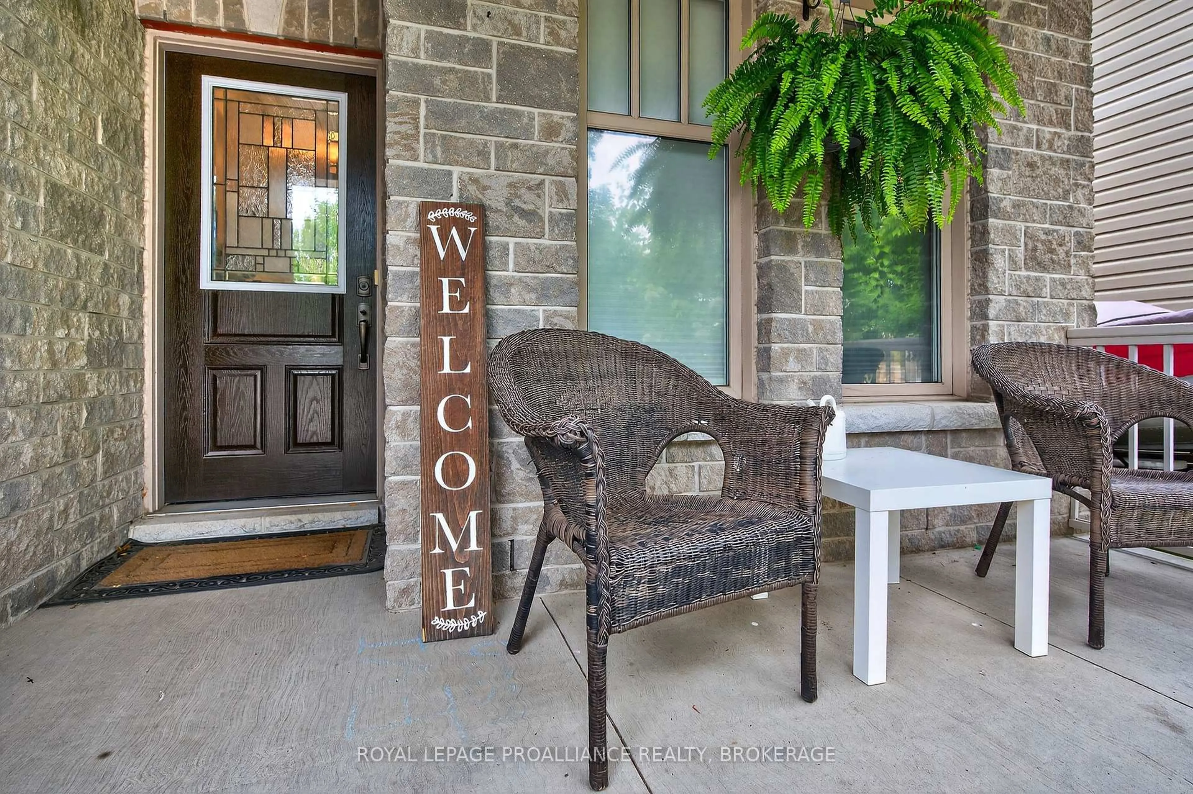 Indoor entryway for 1395 Atkinson St, Kingston Ontario K7P 0C4