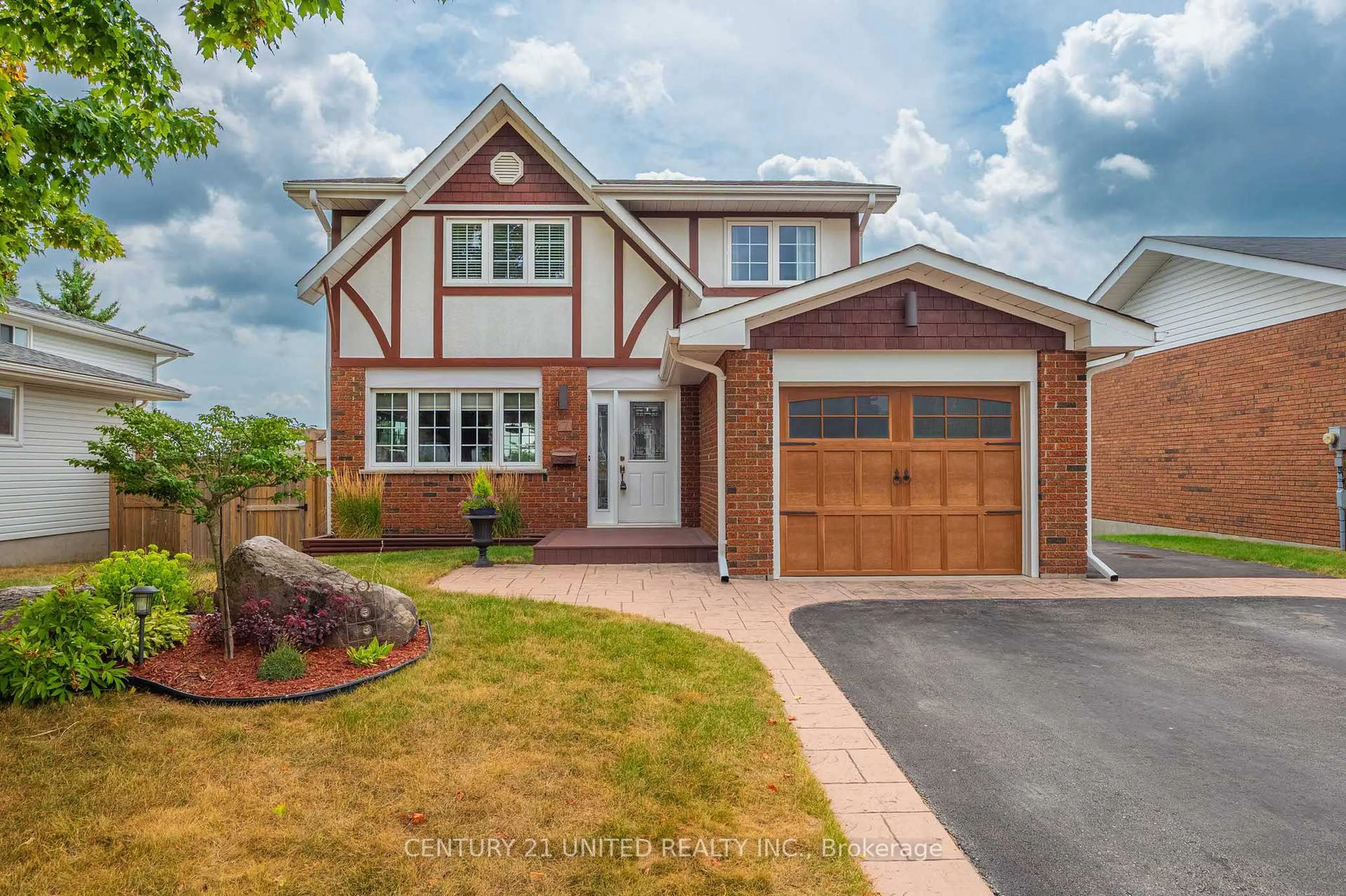 Home with brick exterior material, street for 7 Bayleaf Crt, Peterborough West Ontario K9K 1A2