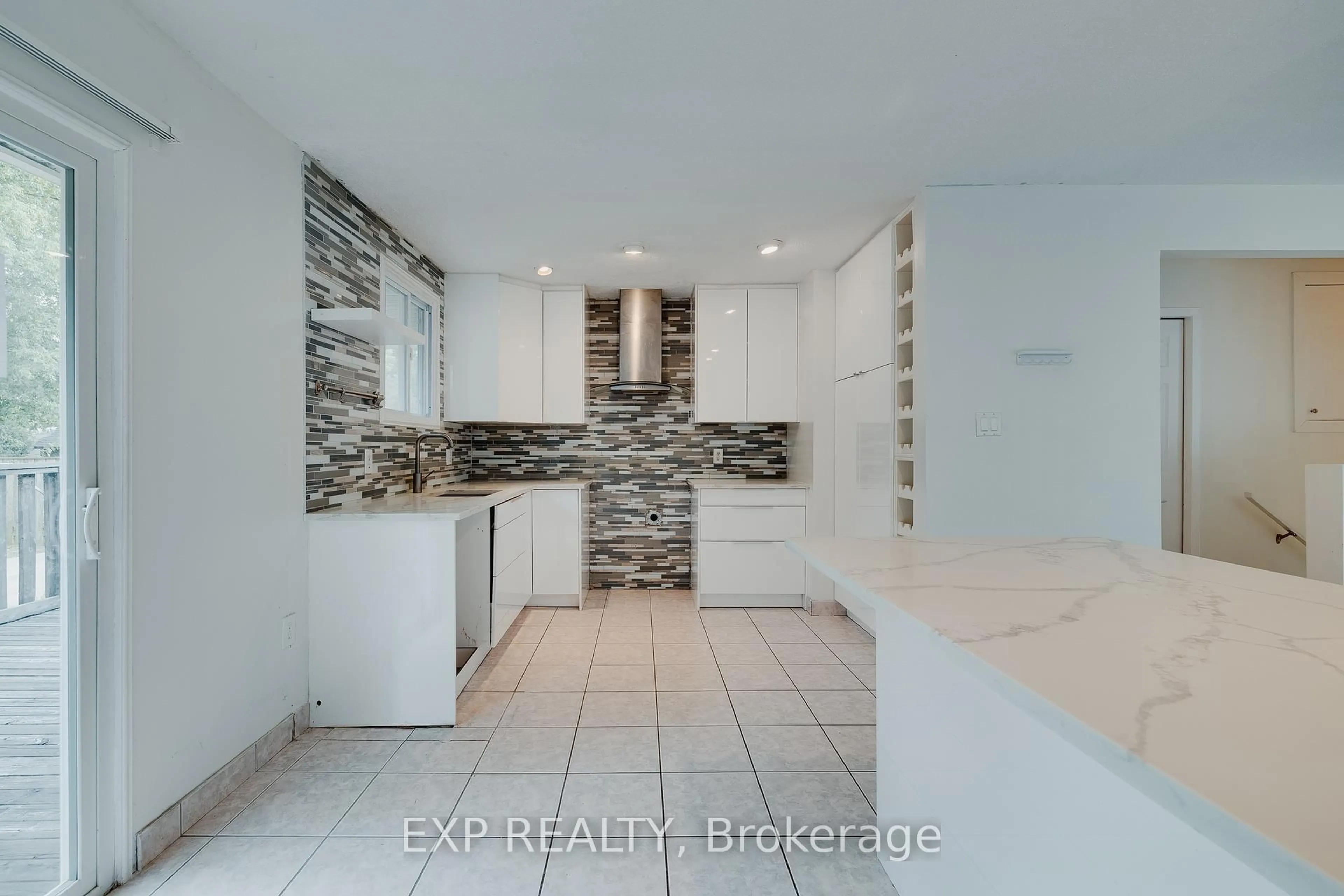 Open concept kitchen, ceramic/tile floor for 595 Pioneer Dr, Kitchener Ontario N2P 1L6