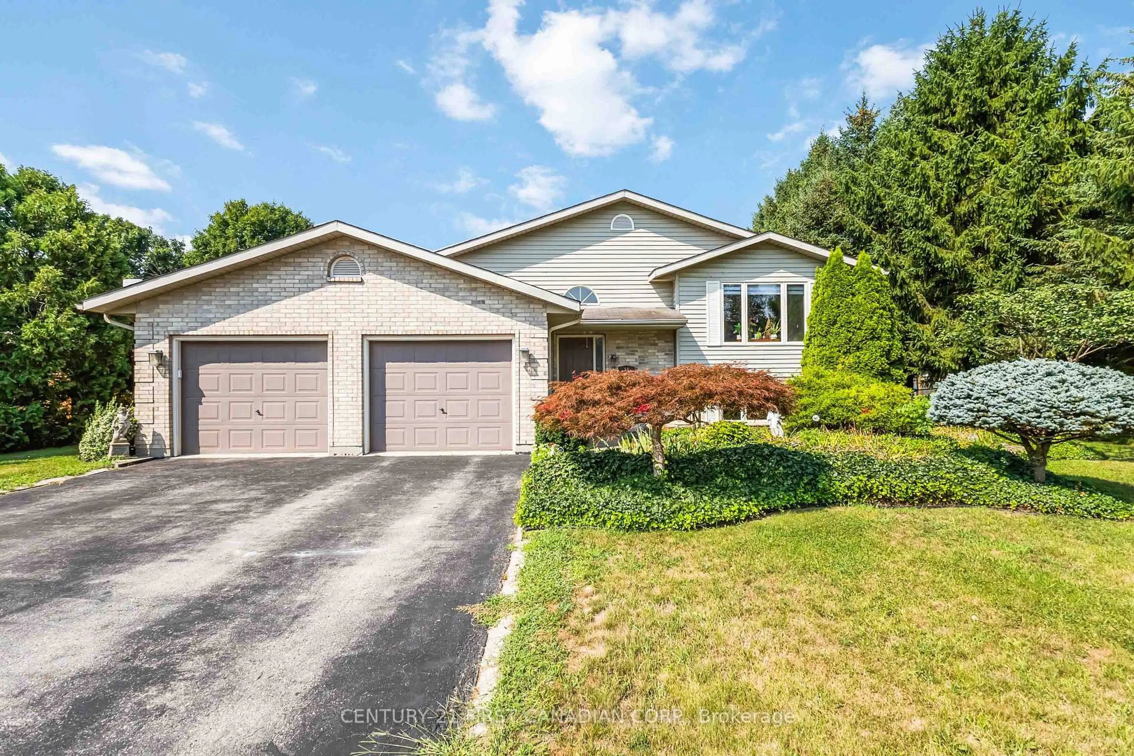 Home with vinyl exterior material, street for 14 Blosdale Cres, Middlesex Centre Ontario N0L 1E0