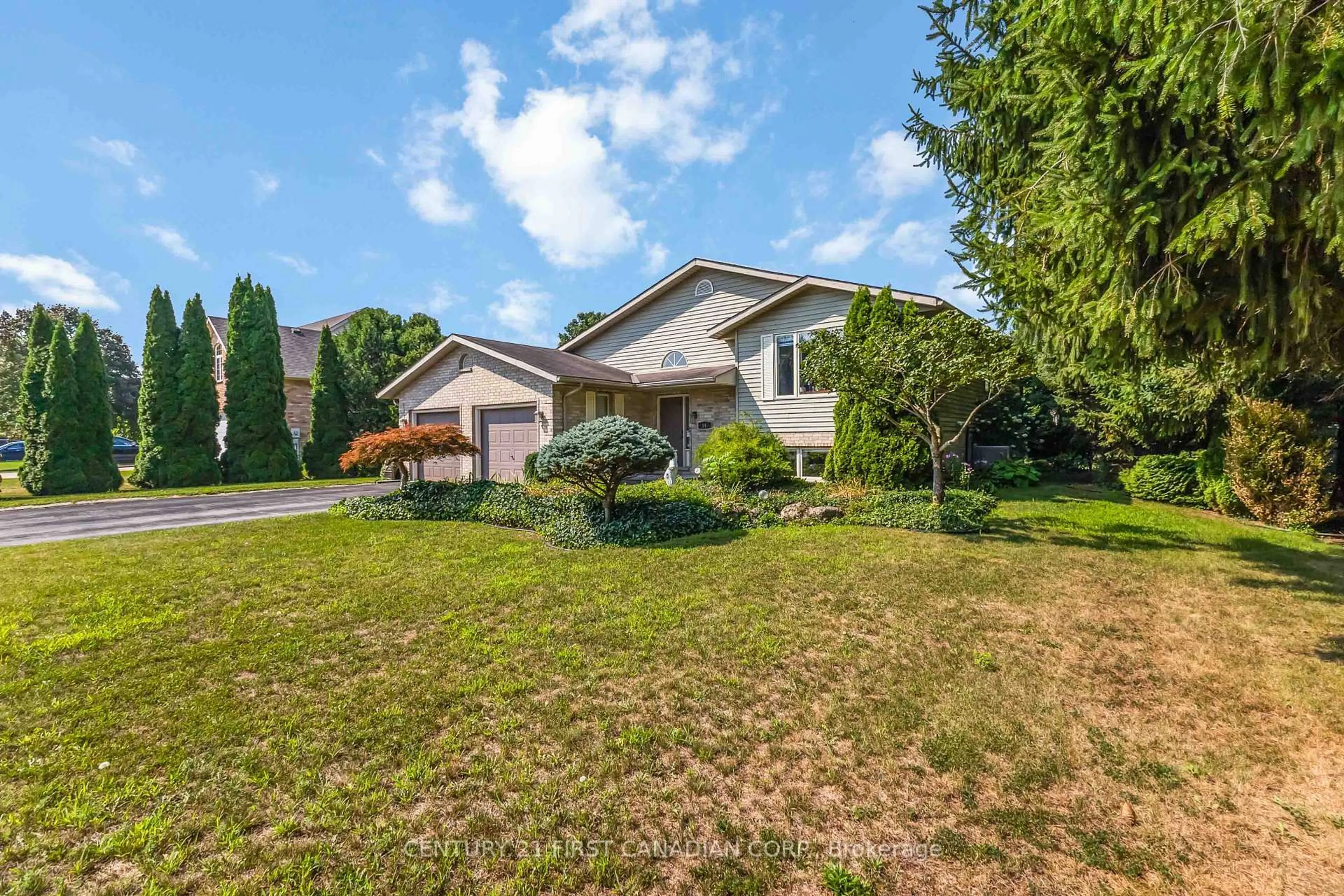 A pic from outside/outdoor area/front of a property/back of a property/a pic from drone, unknown for 14 Blosdale Cres, Middlesex Centre Ontario N0L 1E0