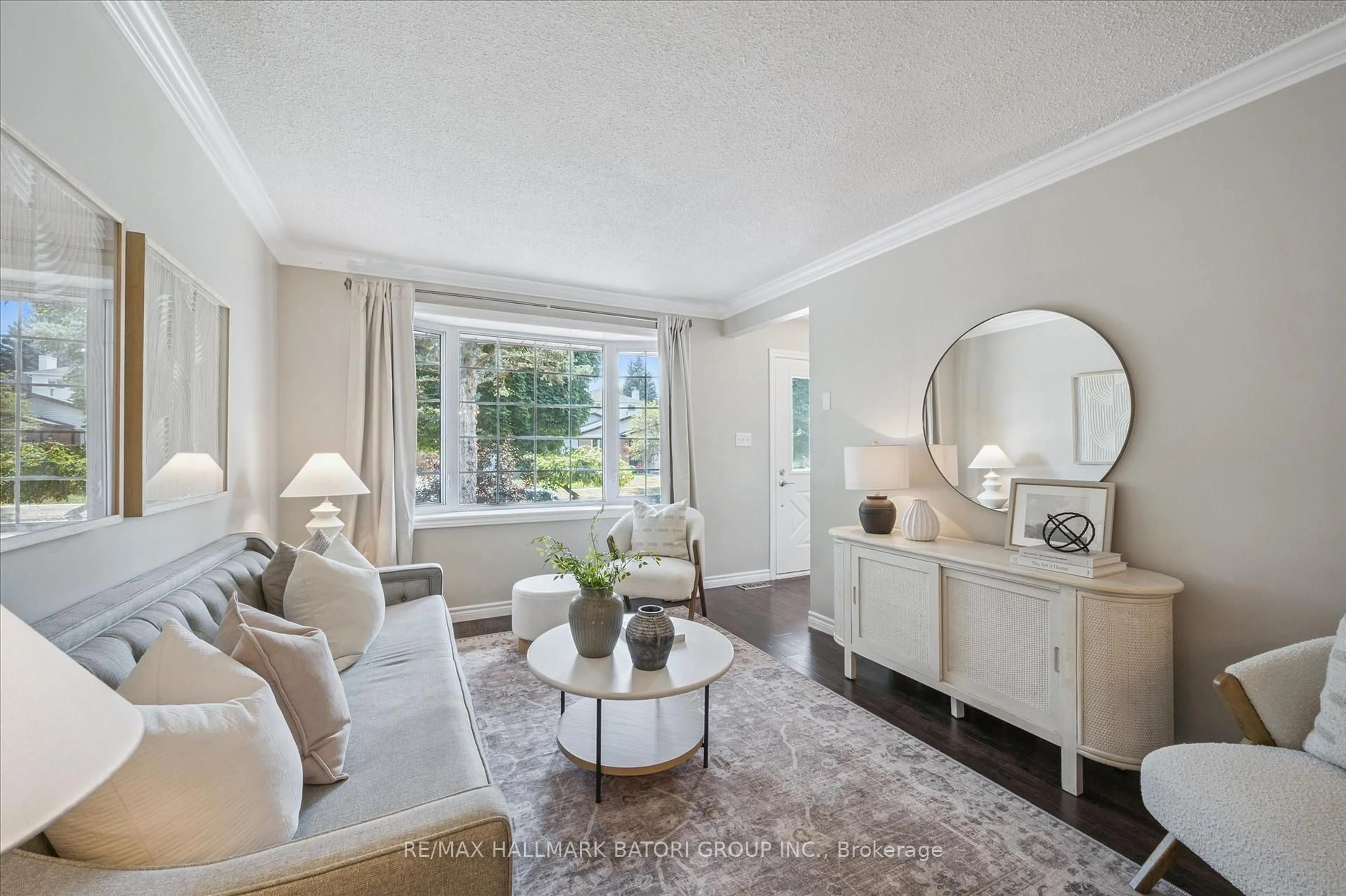 Living room with furniture, unknown for 480 Drummerhill Cres, Waterloo Ontario N2T 1G4