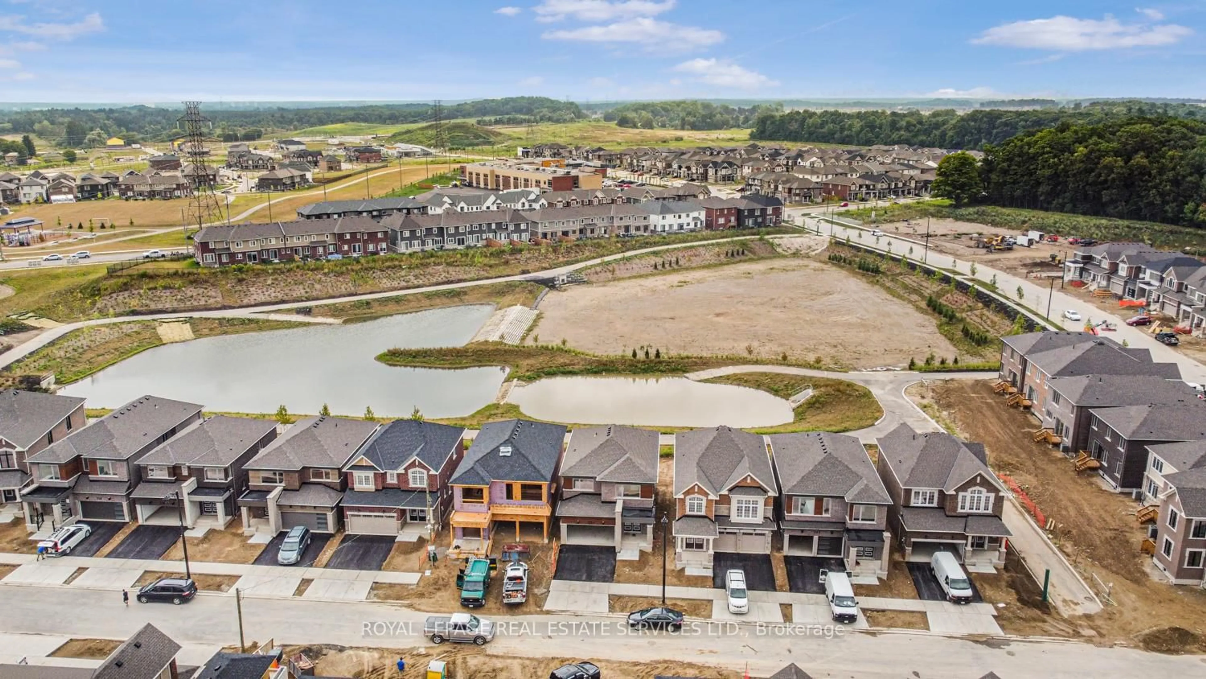 A pic from outside/outdoor area/front of a property/back of a property/a pic from drone, water/lake/river/ocean view for 266 Millstone St, Kitchener Ontario N2R 0V8