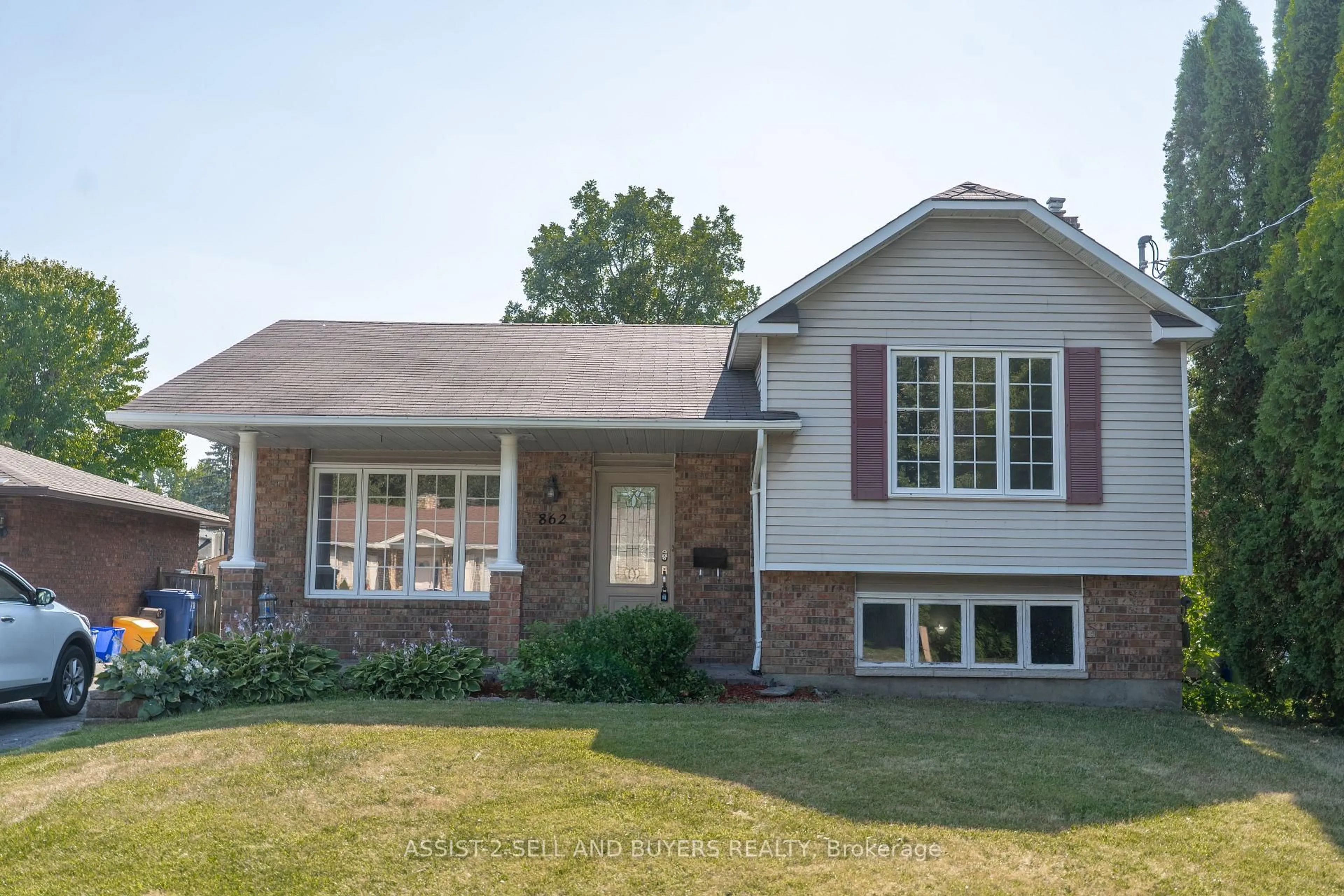 Home with brick exterior material, street for 862 Dundee Ave, Cornwall Ontario K6J 5J9