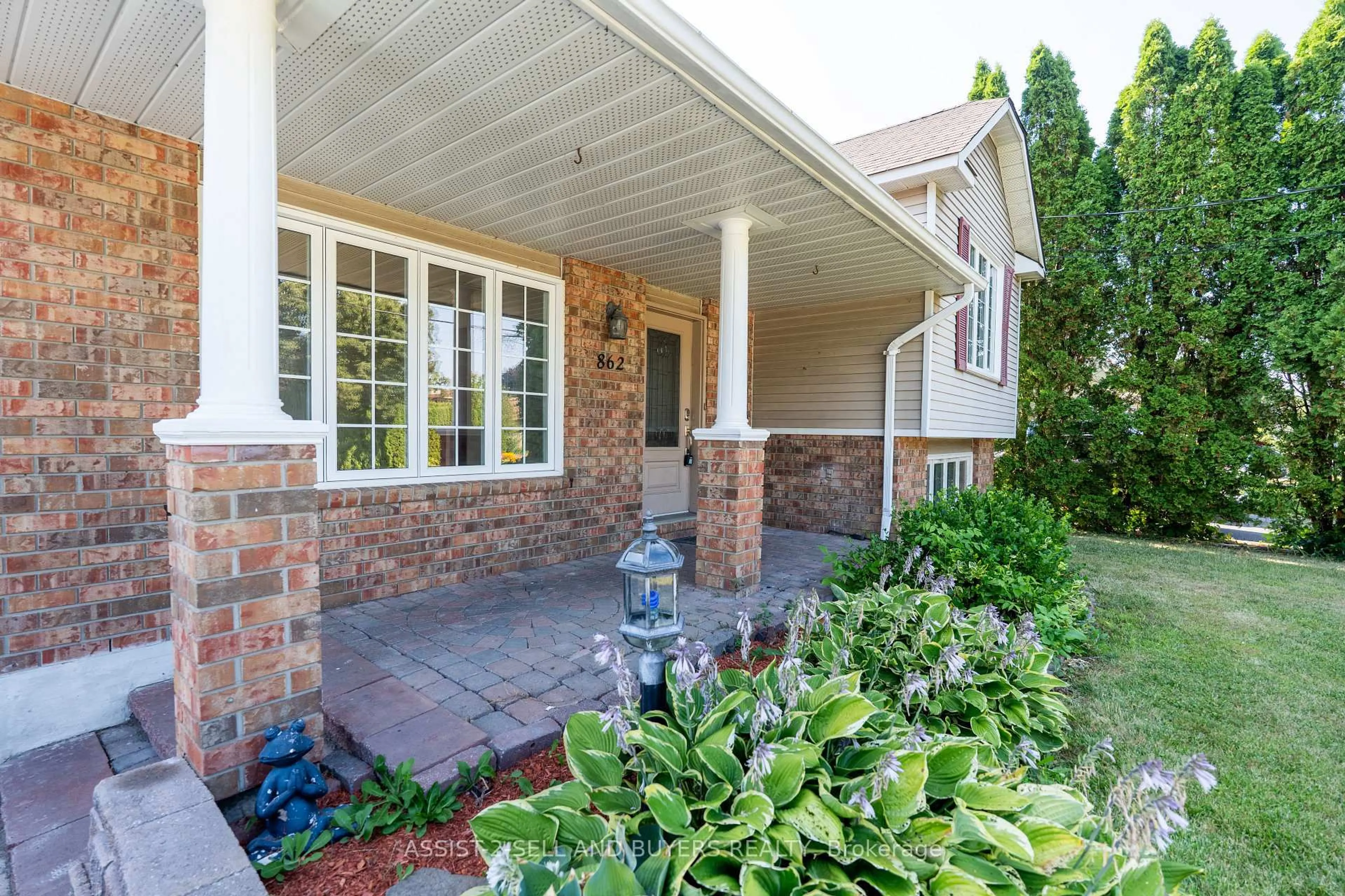 Unknown for 862 Dundee Ave, Cornwall Ontario K6J 5J9