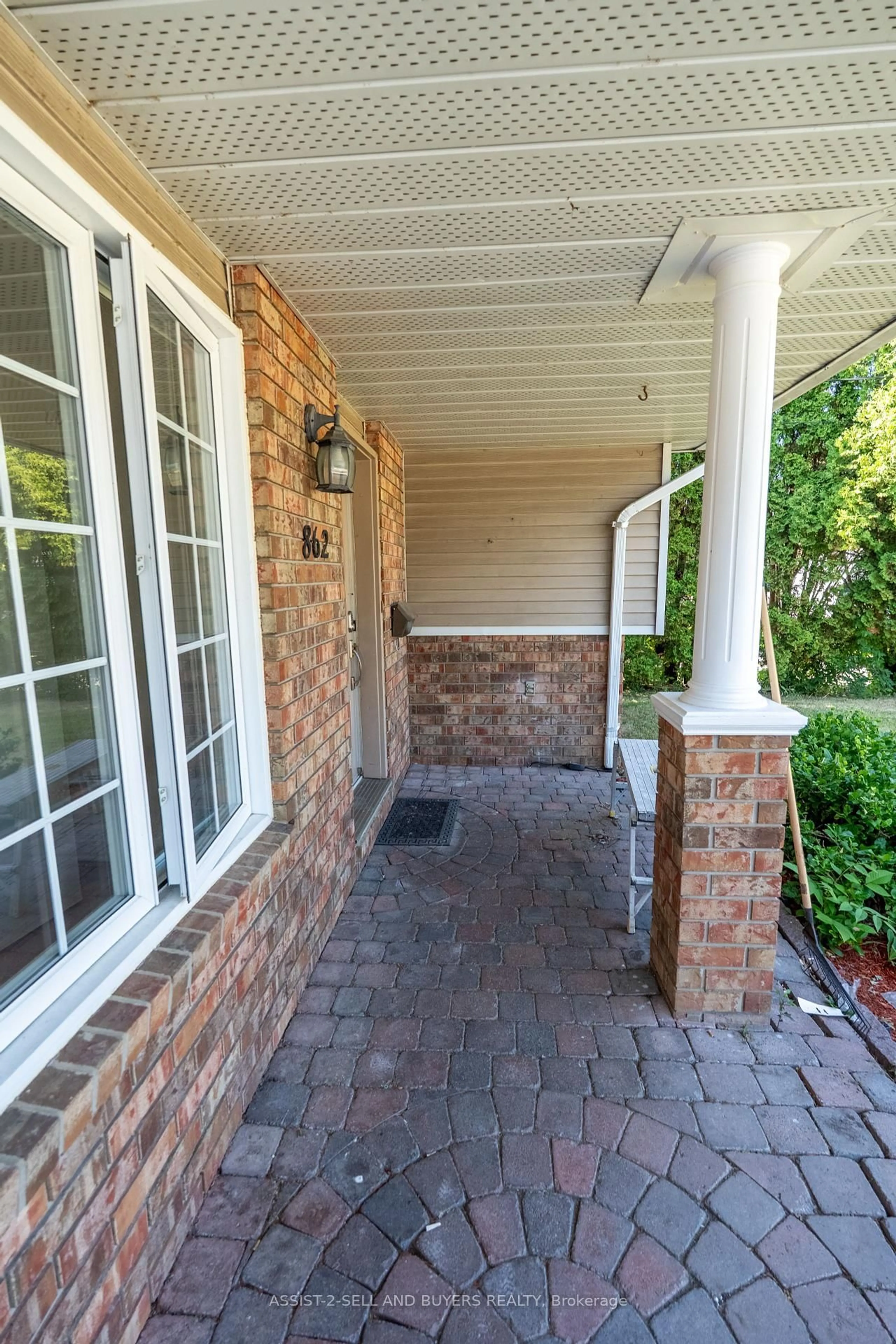 Home with brick exterior material, street for 862 Dundee Ave, Cornwall Ontario K6J 5J9
