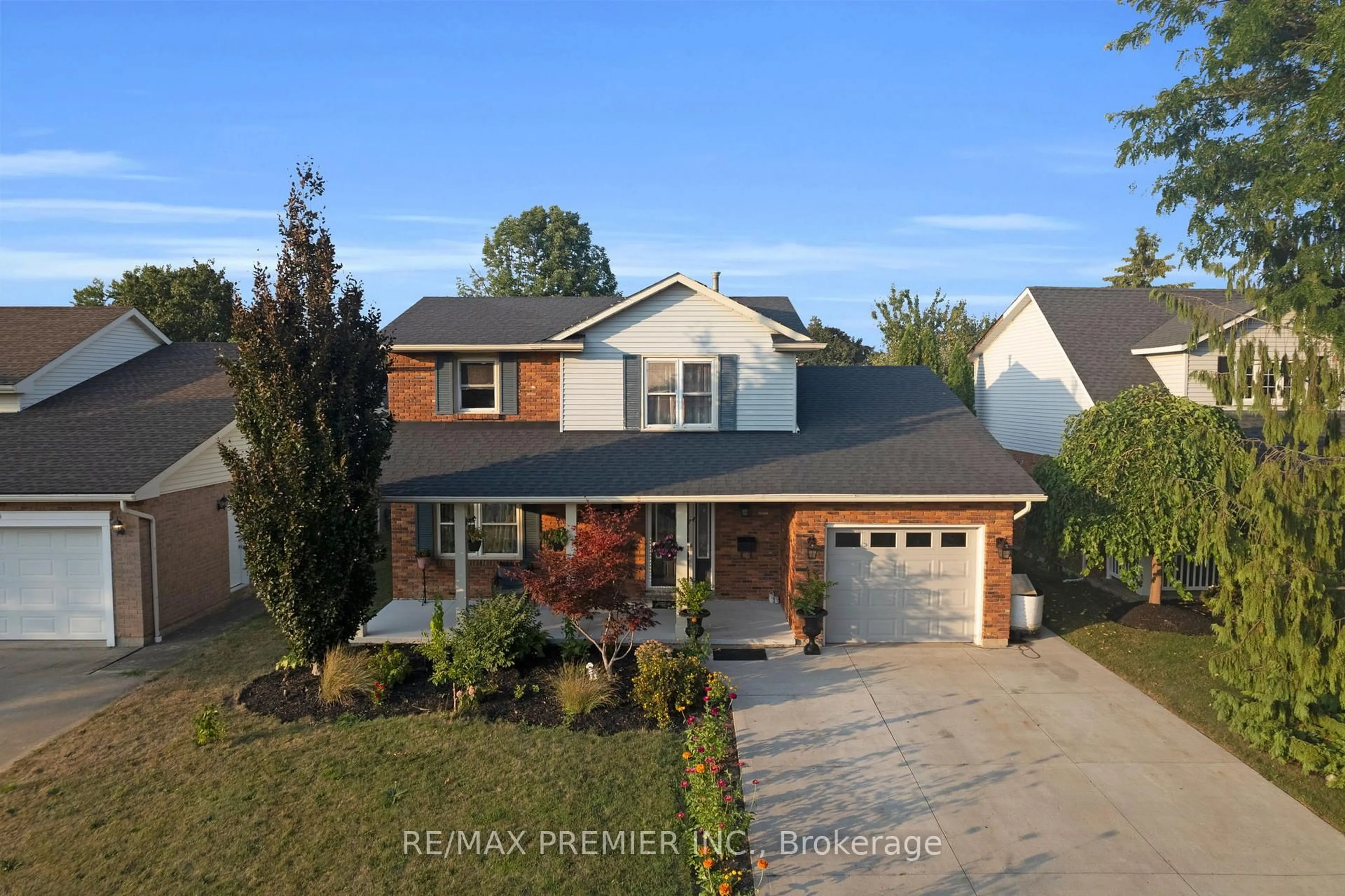 Home with brick exterior material, street for 12 THE MEADOWS, St. Catharines Ontario L2N 7K7