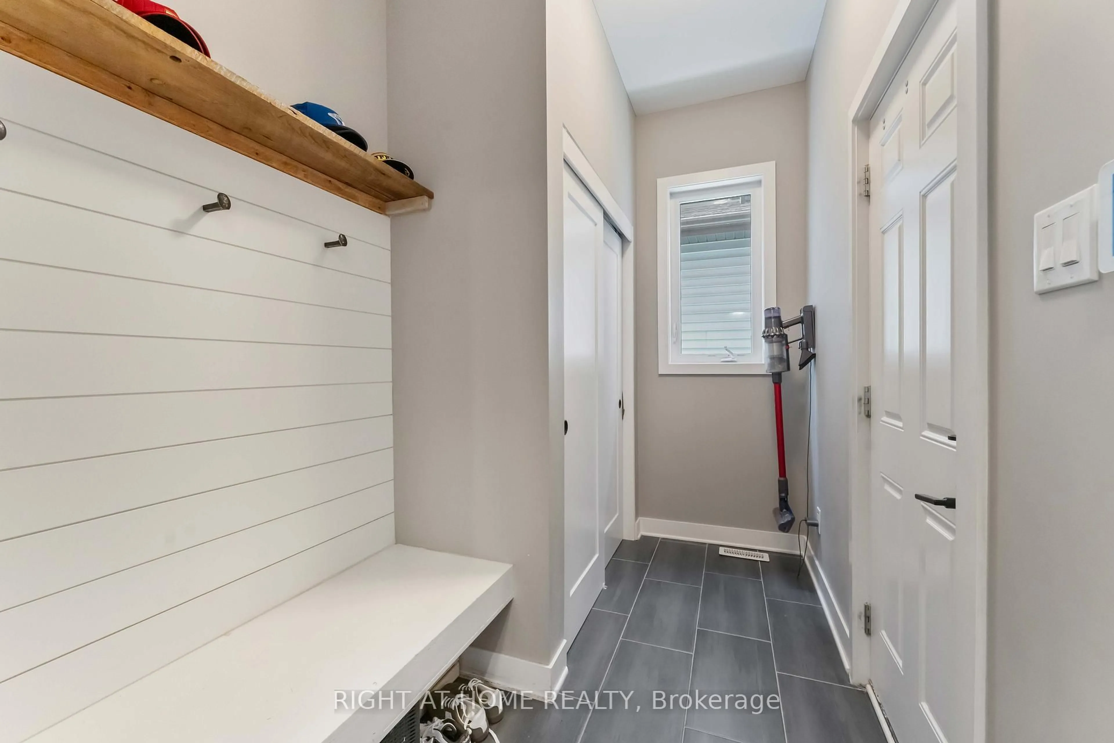 Unknown for 182 CREVASSE Rd, Ottawa Ontario K1W 0R5