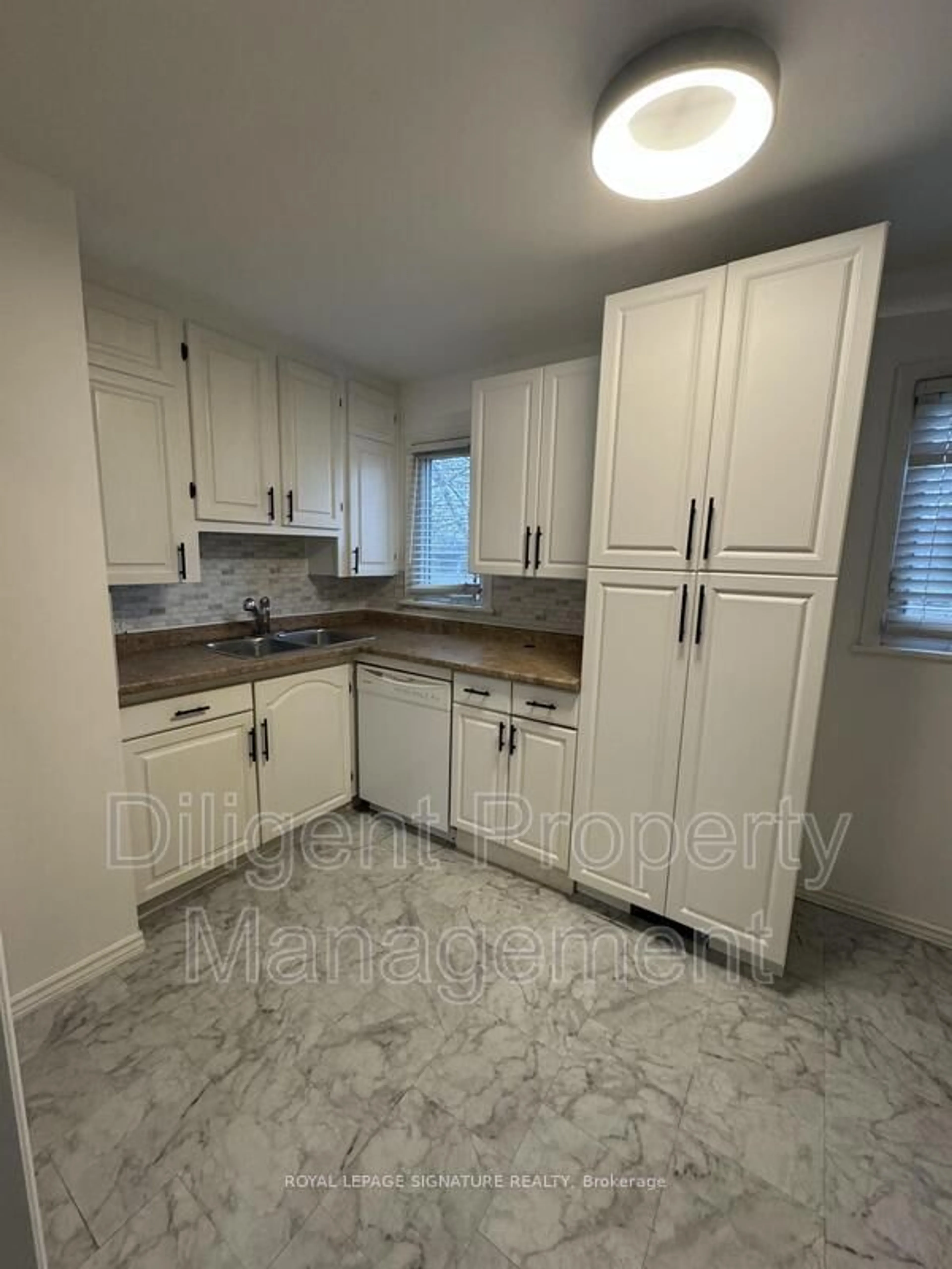 Standard kitchen, unknown for 805 Morphet Ave, Peterborough South Ontario K9J 2X7