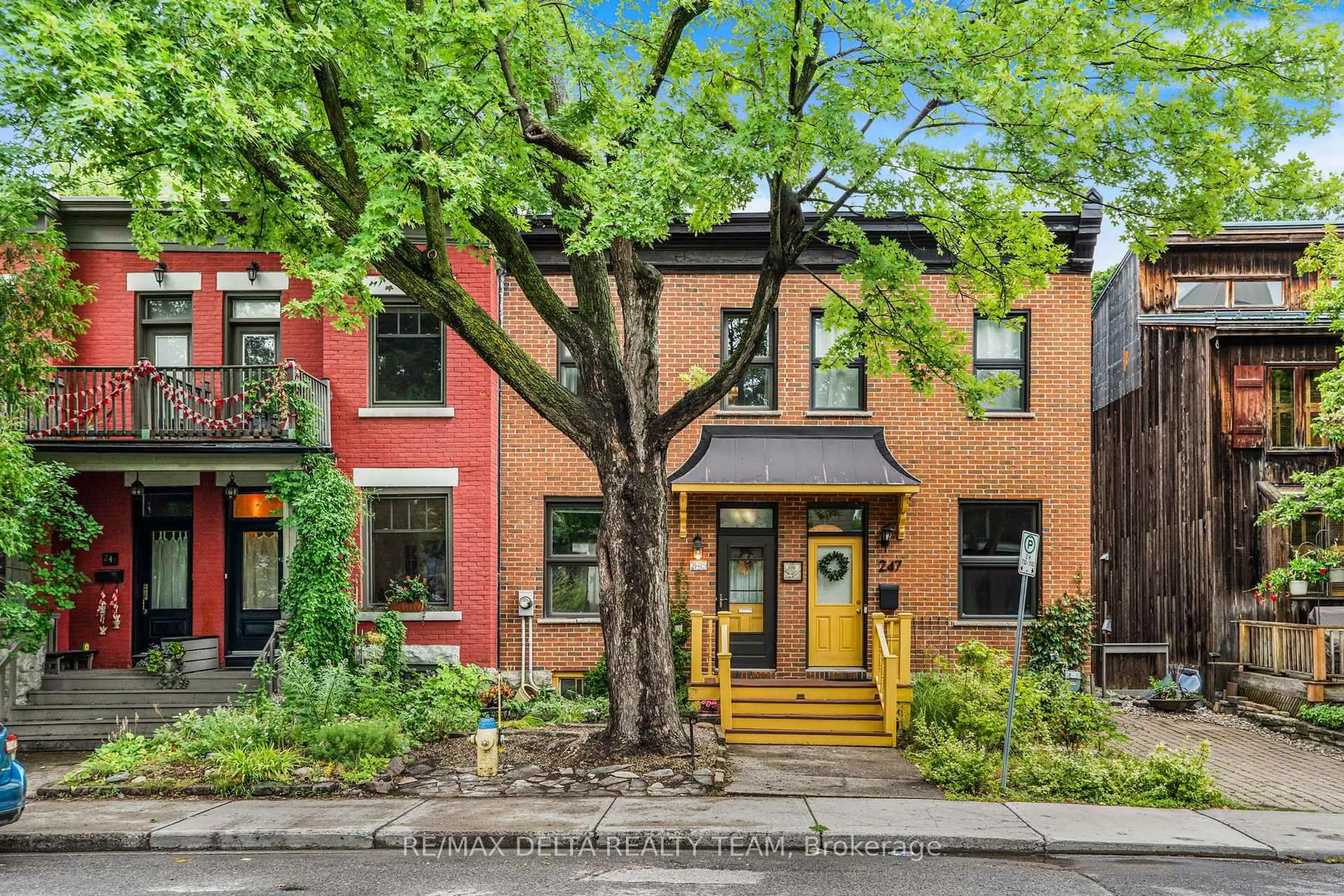 Home with brick exterior material, street for 245 York St, Ottawa Ontario K1N 5T9