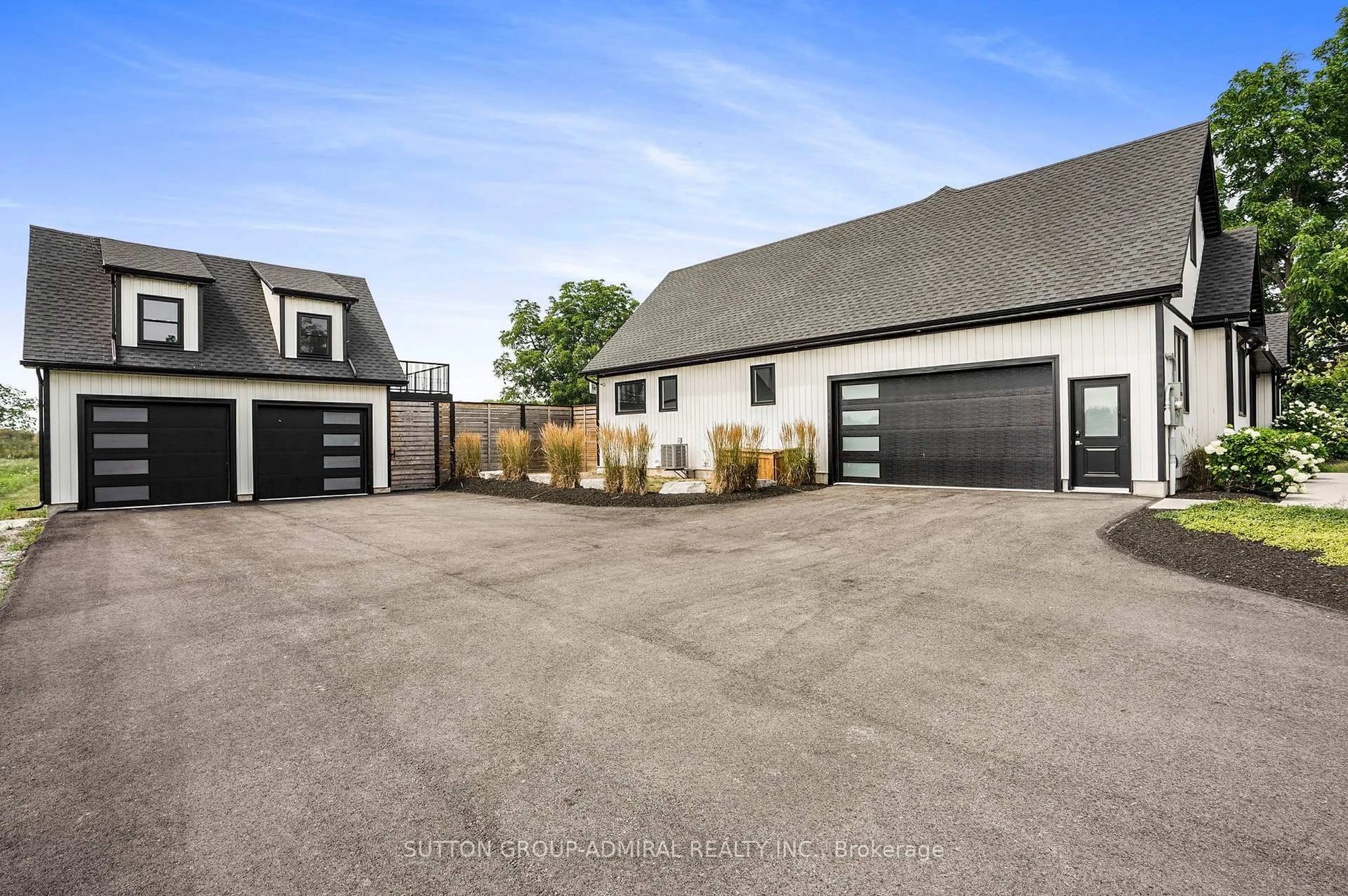 A pic from outside/outdoor area/front of a property/back of a property/a pic from drone, street for 480 Pleasant Beach Rd, Port Colborne Ontario L0S 1R0