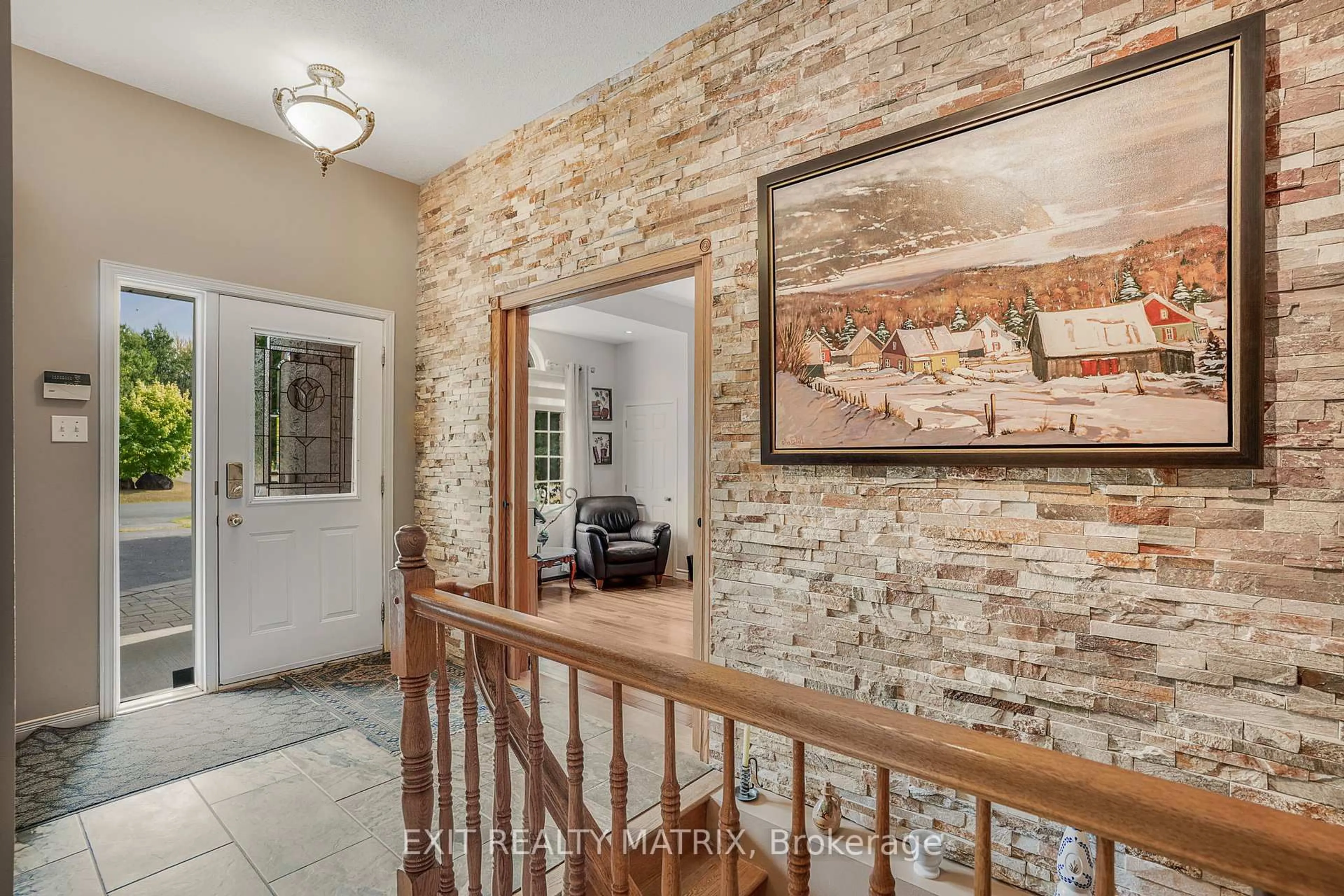 Indoor entryway for 18 Davidson St, Champlain Ontario K0B 1K0