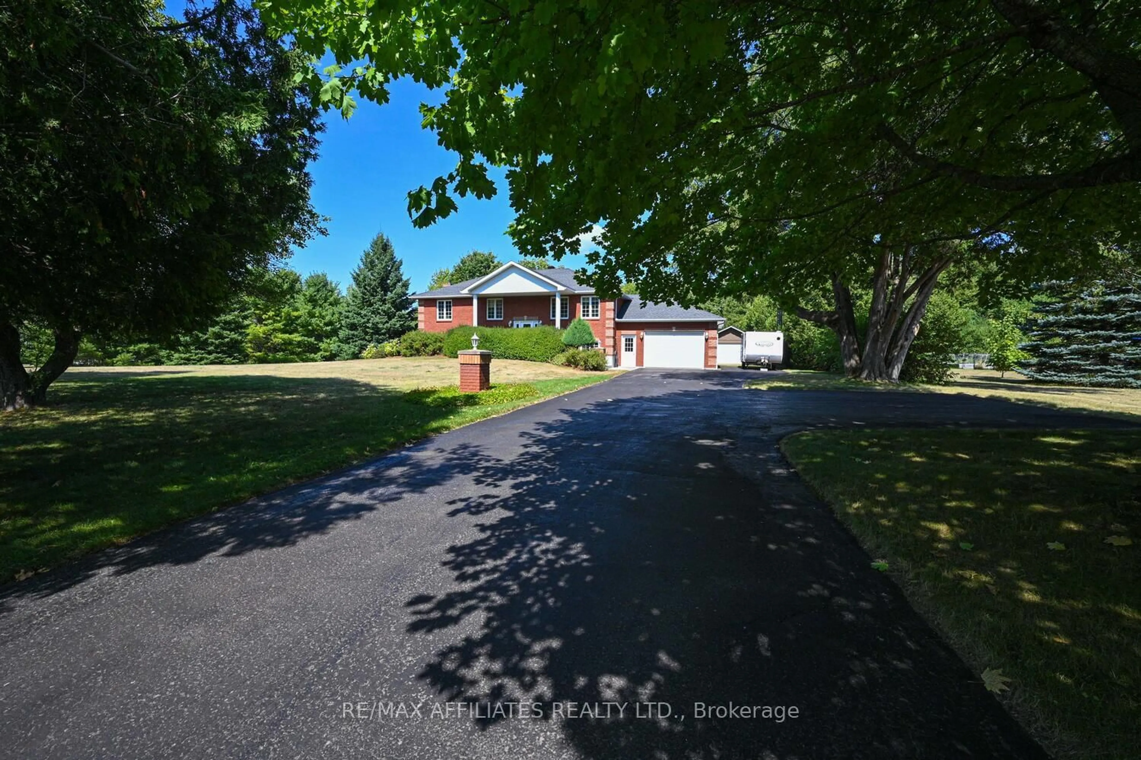 A pic from outside/outdoor area/front of a property/back of a property/a pic from drone, unknown for 156 Bay Rd, Rideau Lakes Ontario K0G 1L0