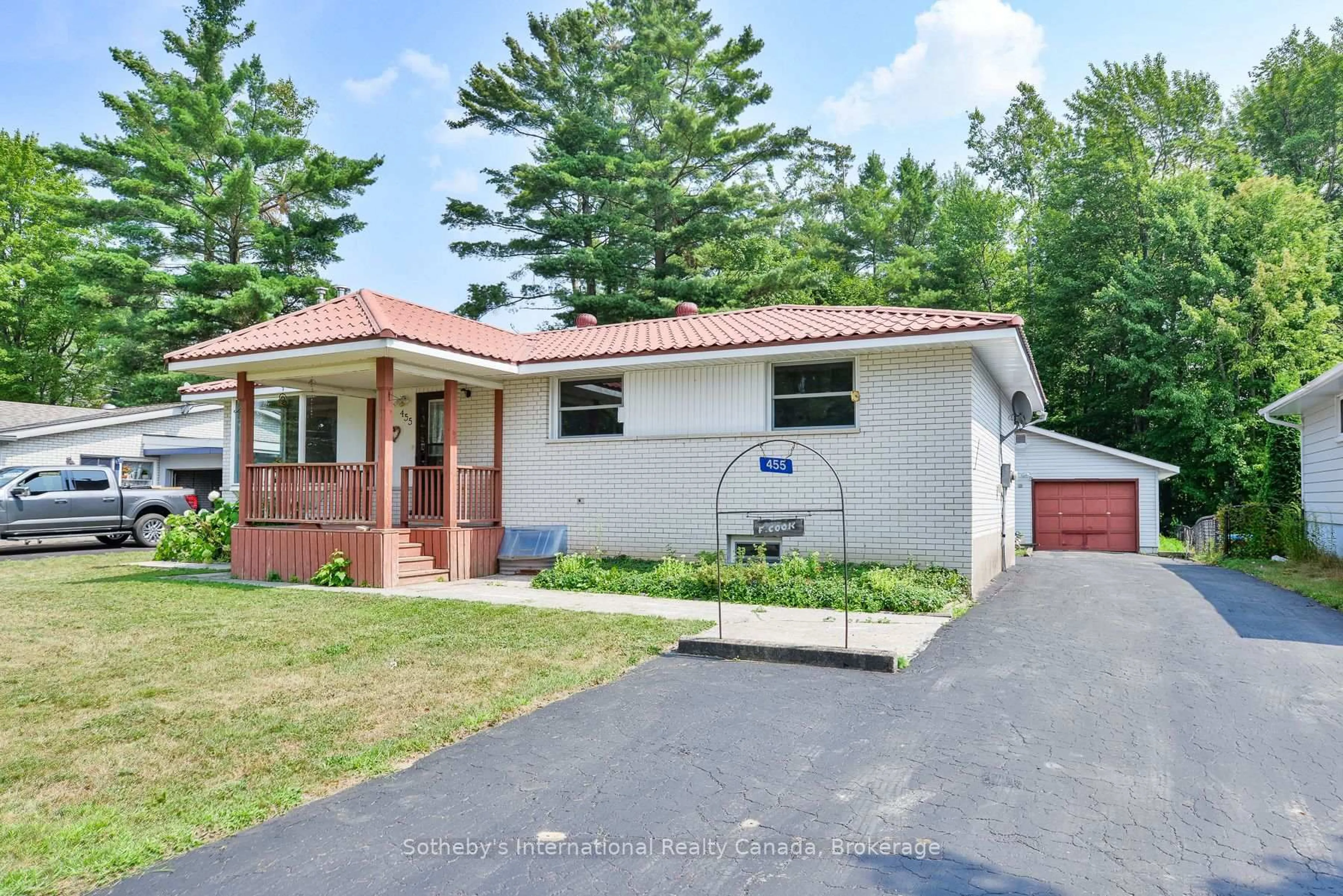 Home with brick exterior material, street for 455 Fairview Dr, Gravenhurst Ontario P1P 1L2