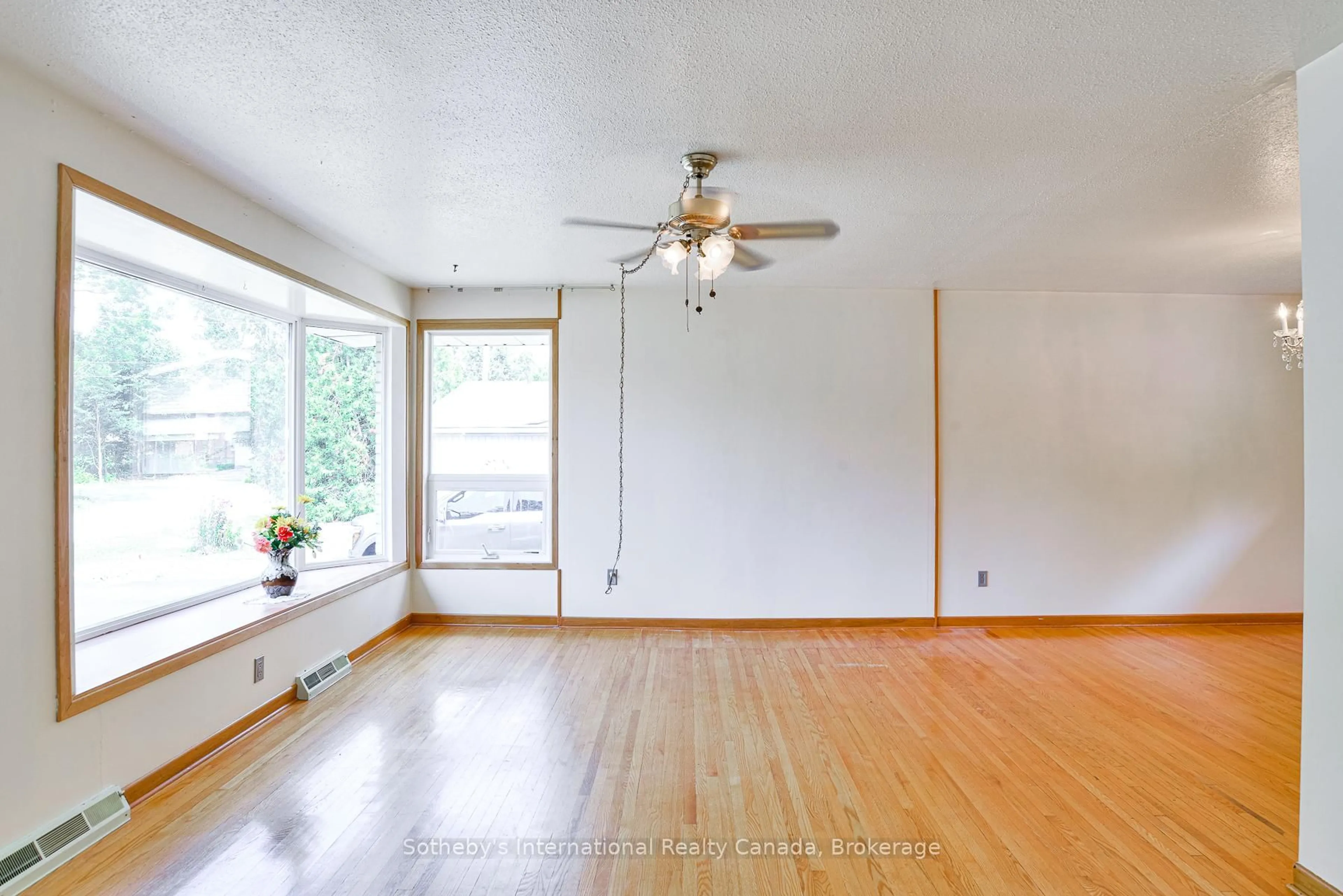 A pic of a room for 455 Fairview Dr, Gravenhurst Ontario P1P 1L2