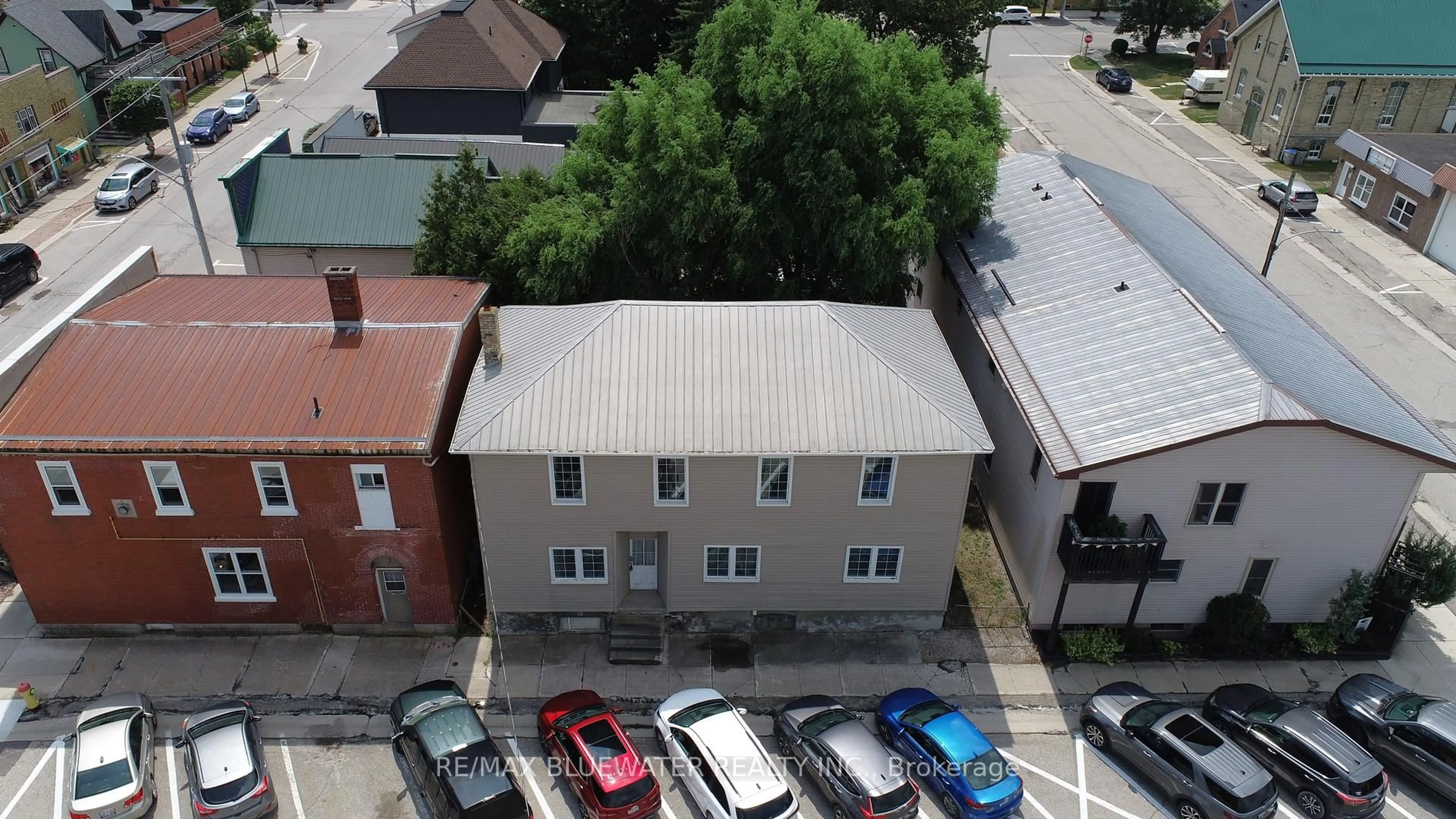 A pic from outside/outdoor area/front of a property/back of a property/a pic from drone, building for 11 MILL Ave, Bluewater Ontario N0M 2T0