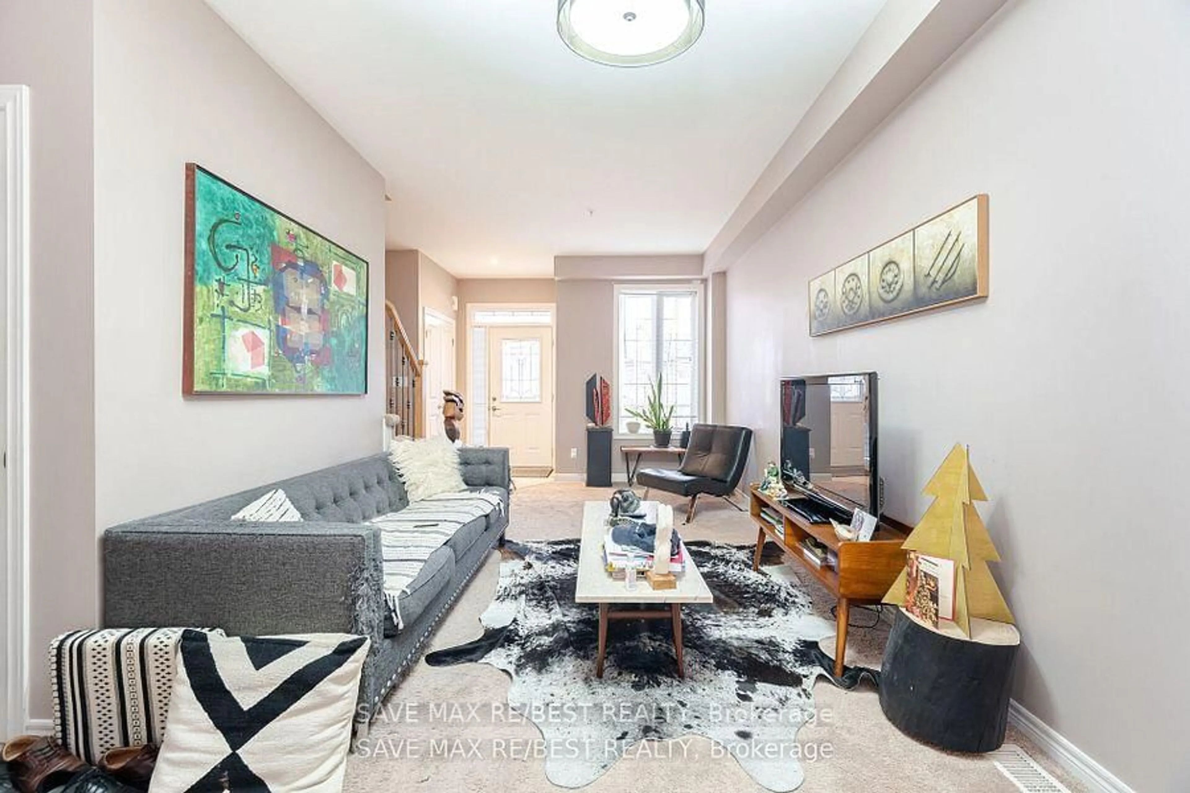 Living room with furniture, unknown for 7 Glory Hill Rd, St. Catharines Ontario L2P 0C7