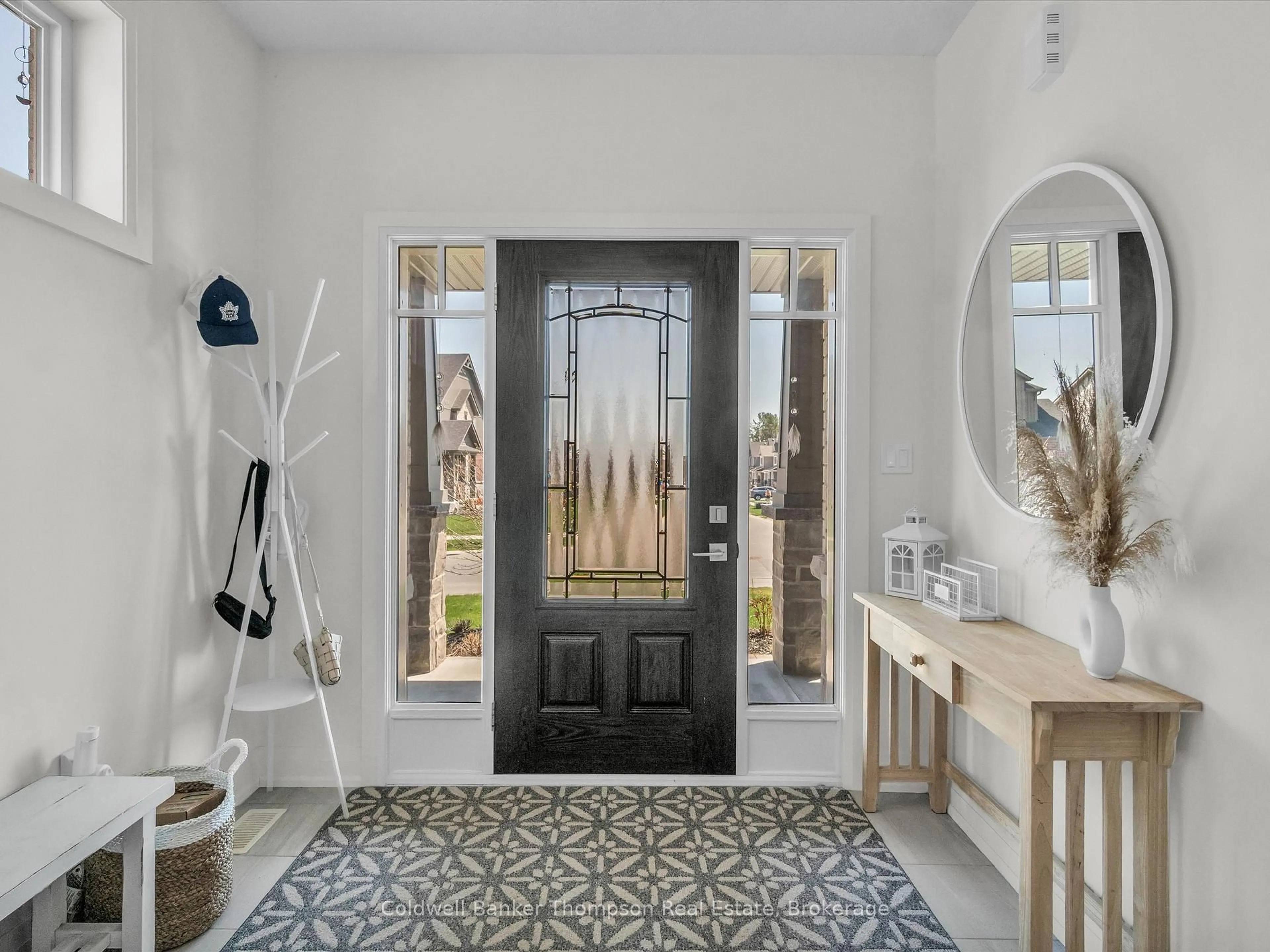 Indoor entryway for 42 Woodstream Dr, Huntsville Ontario P1H 0B7