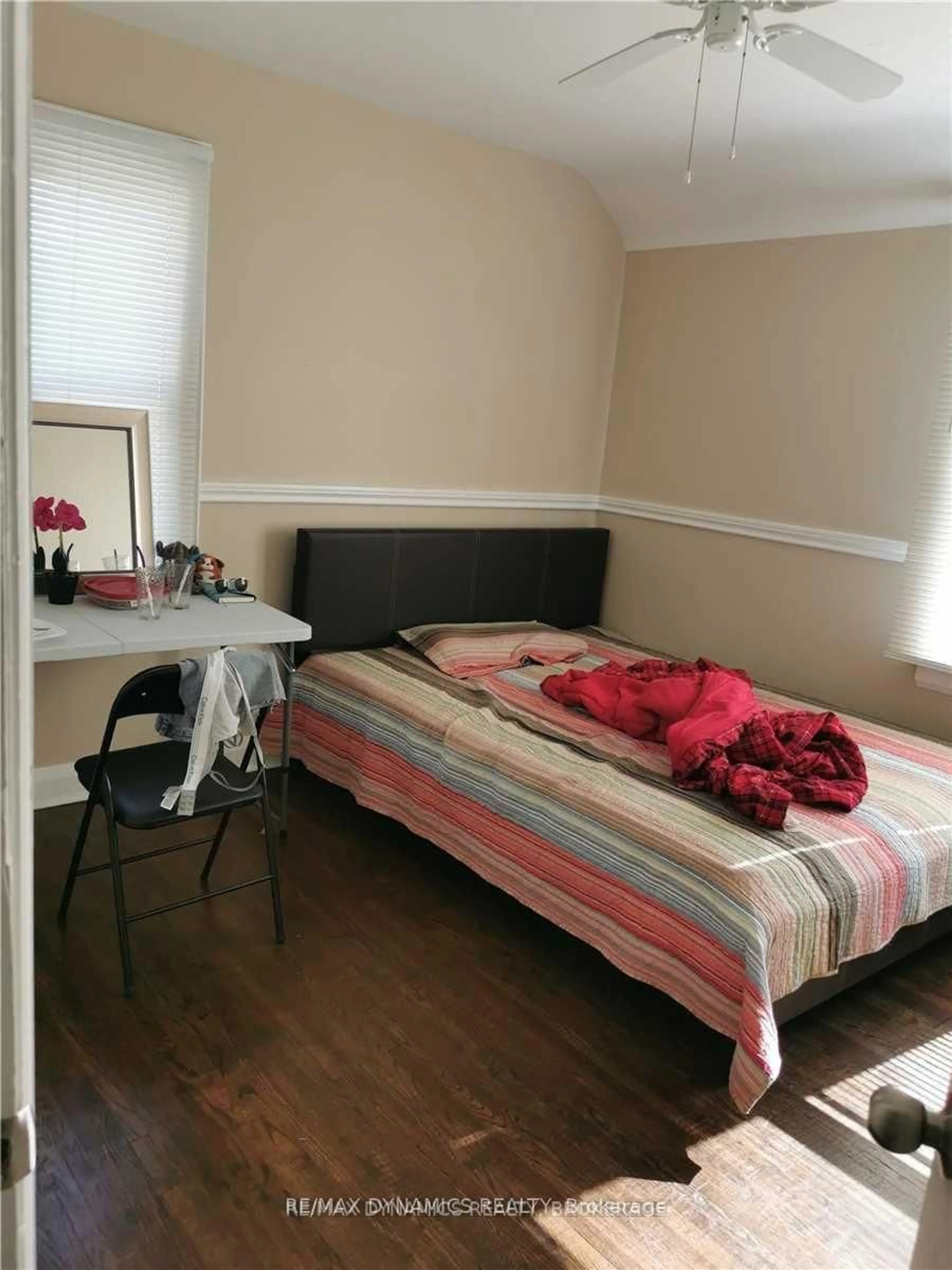 A pic of a room for 5825 Depew Ave, Niagara Falls Ontario L2G 5M2
