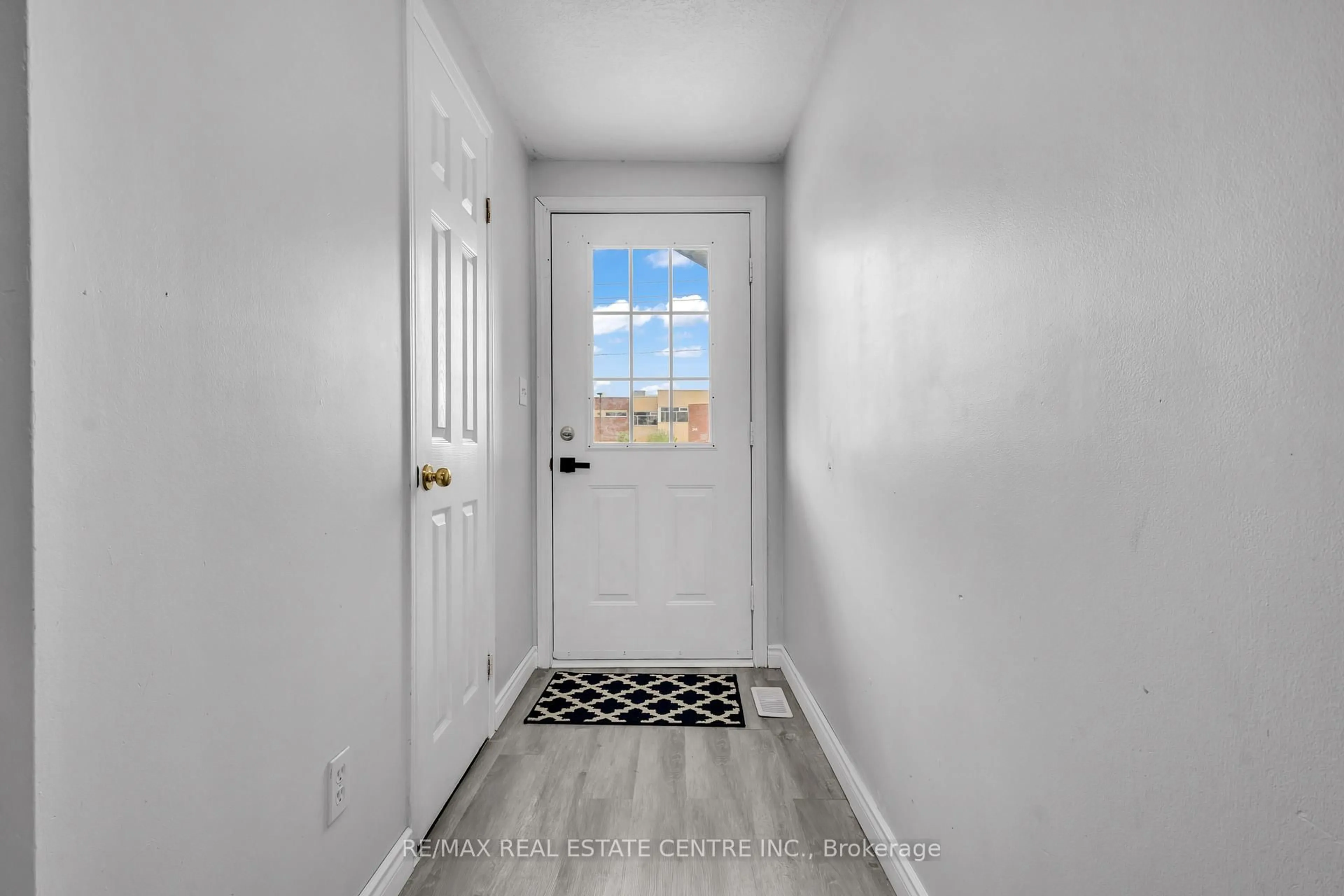 Indoor entryway for 244 Activa Ave, Kitchener Ontario N2E 3T9