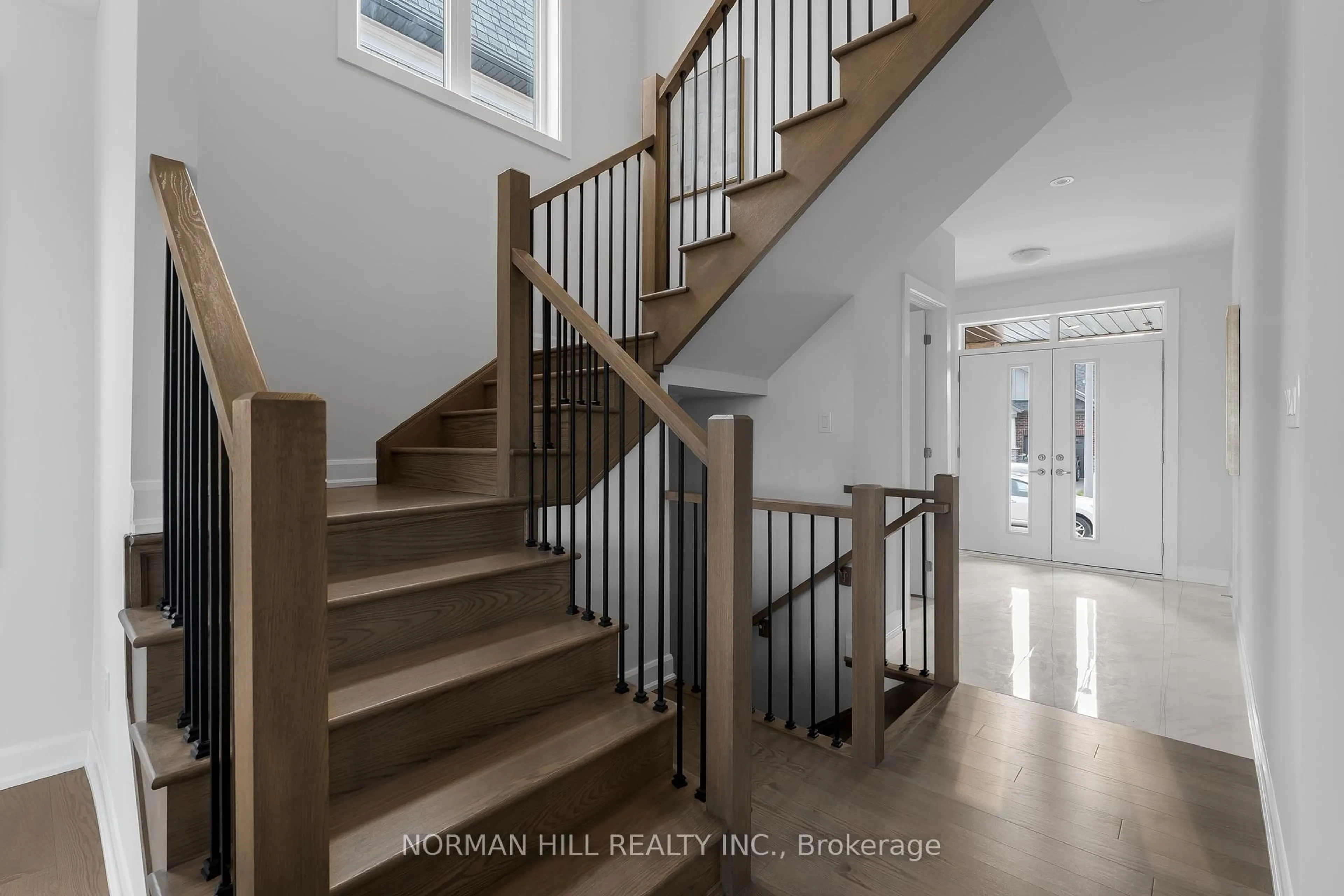 Indoor entryway for 81 Midland Pl, Welland Ontario L3B 0H2