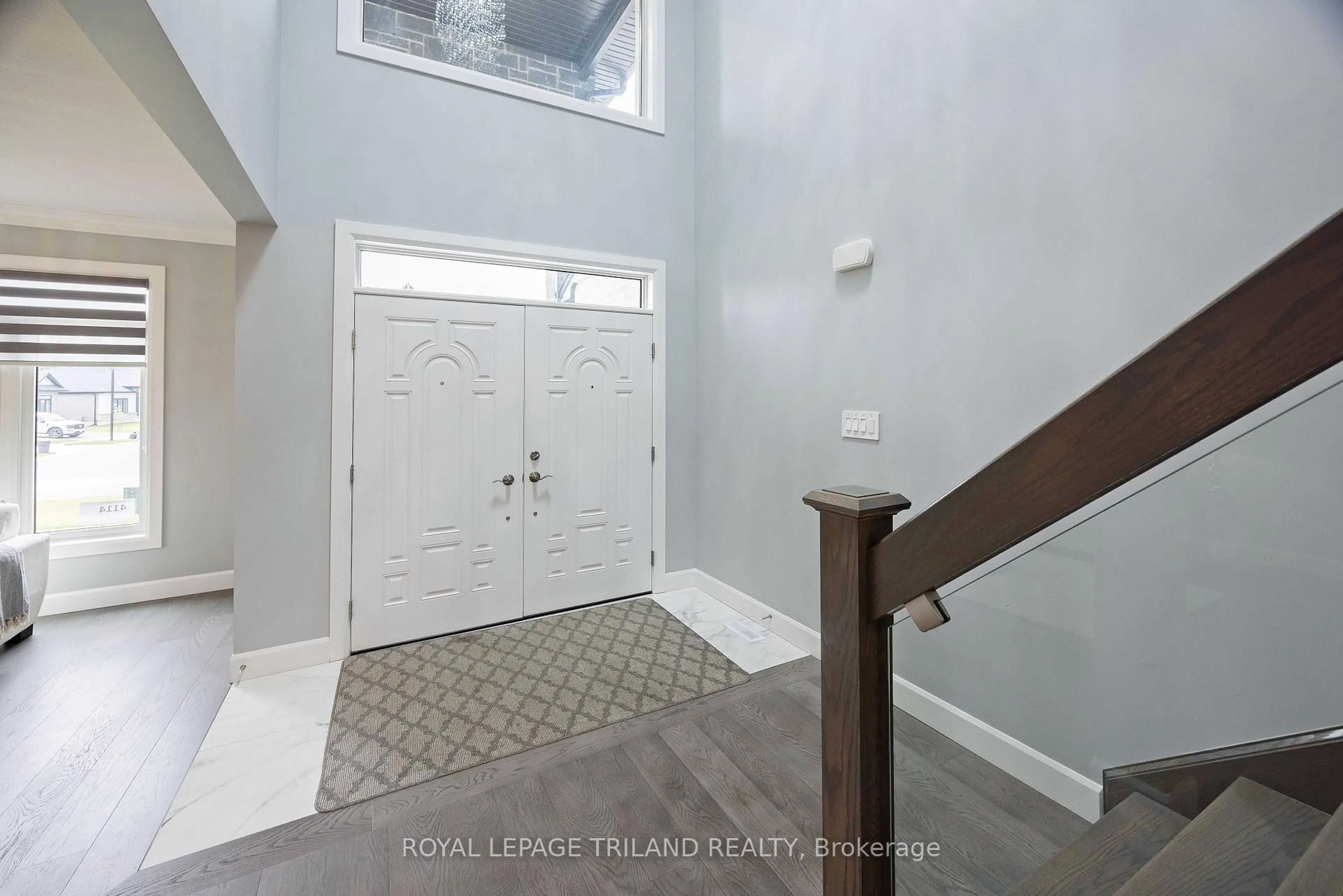 Indoor entryway for 4114 CAMPBELL St, London South Ontario N6P 0H5
