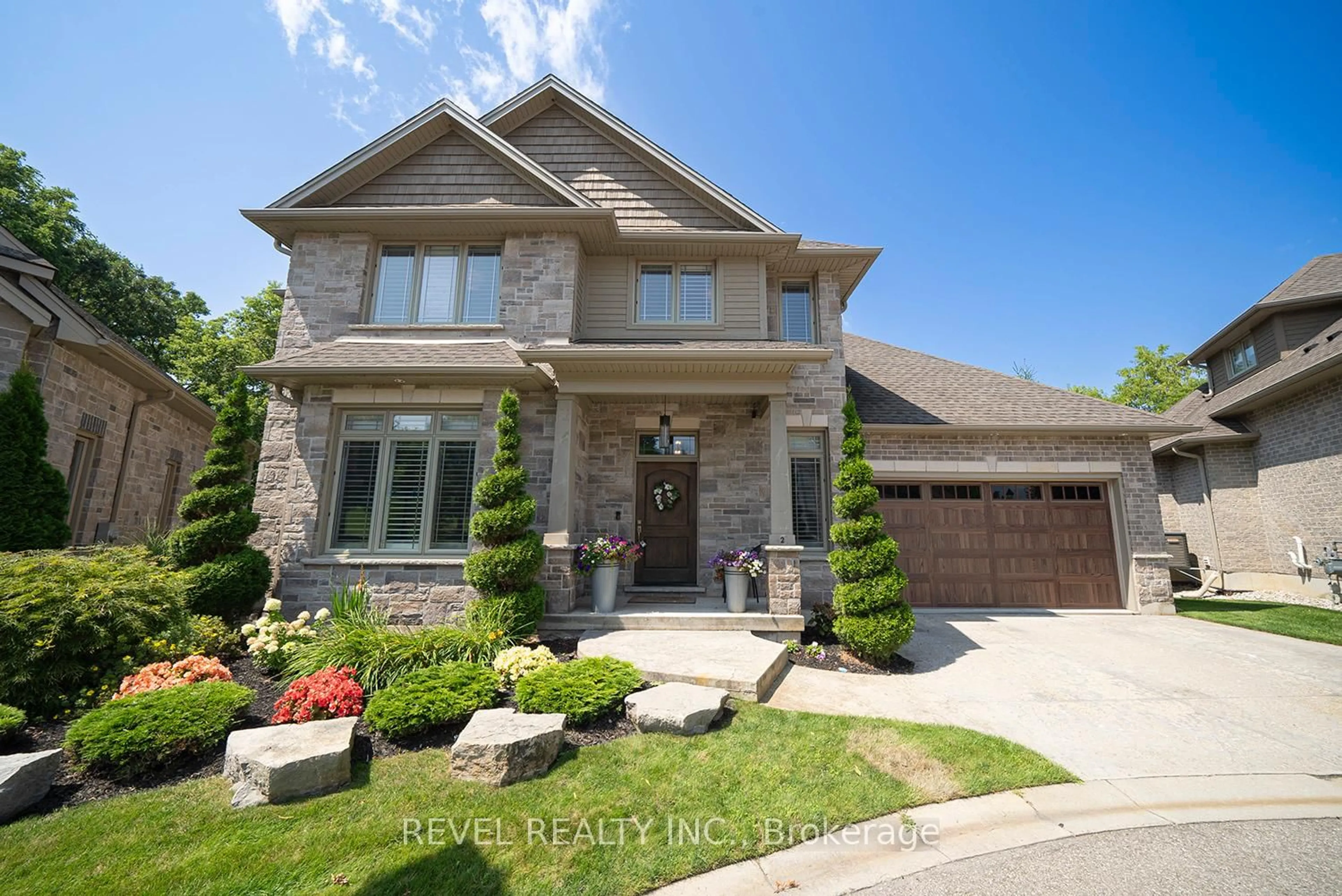 Home with brick exterior material, street for 158 Willow St #2, Brant Ontario N3L 3E1
