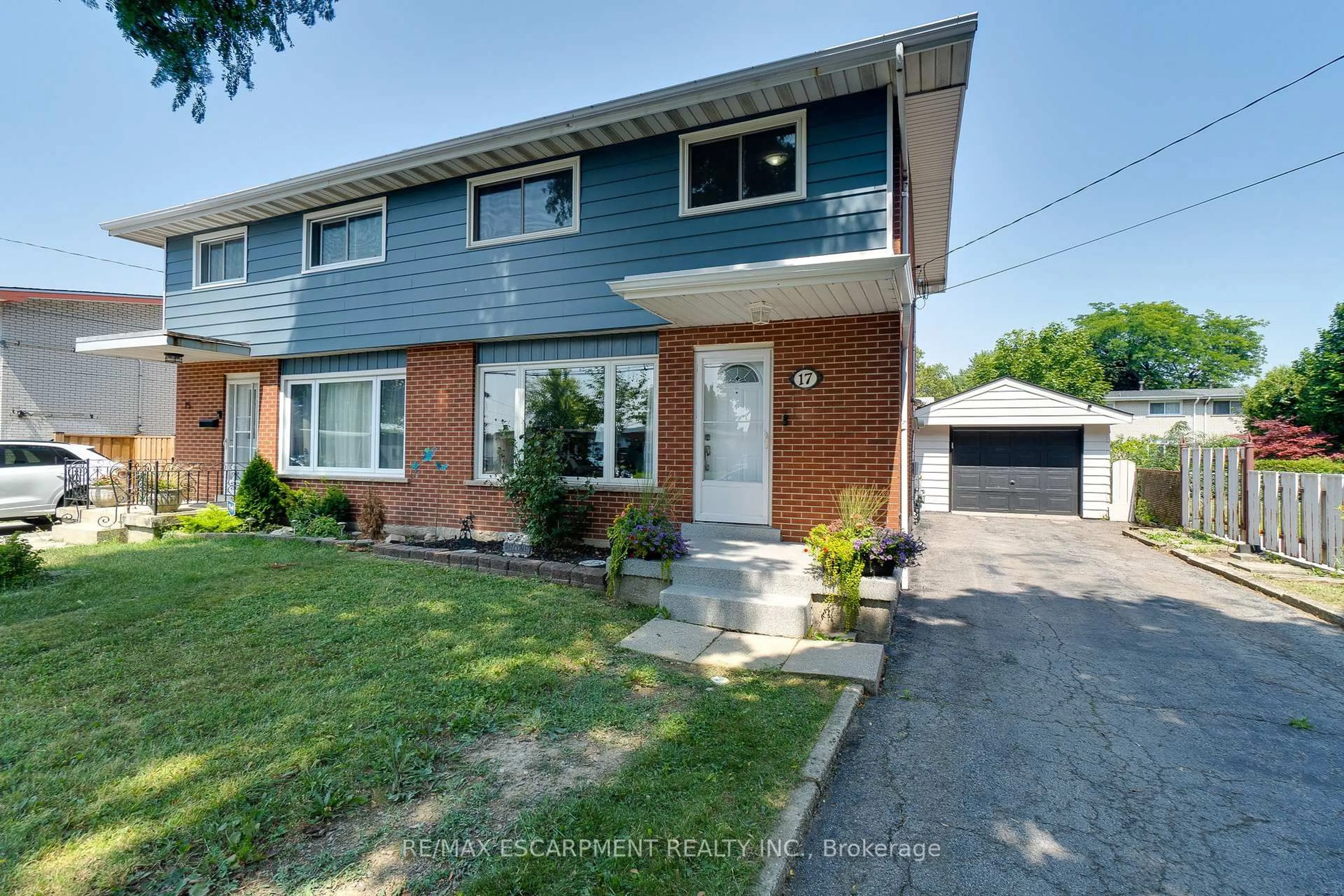 Unknown for 17 RONALDSHAY Ave, Hamilton Ontario L9A 3B2
