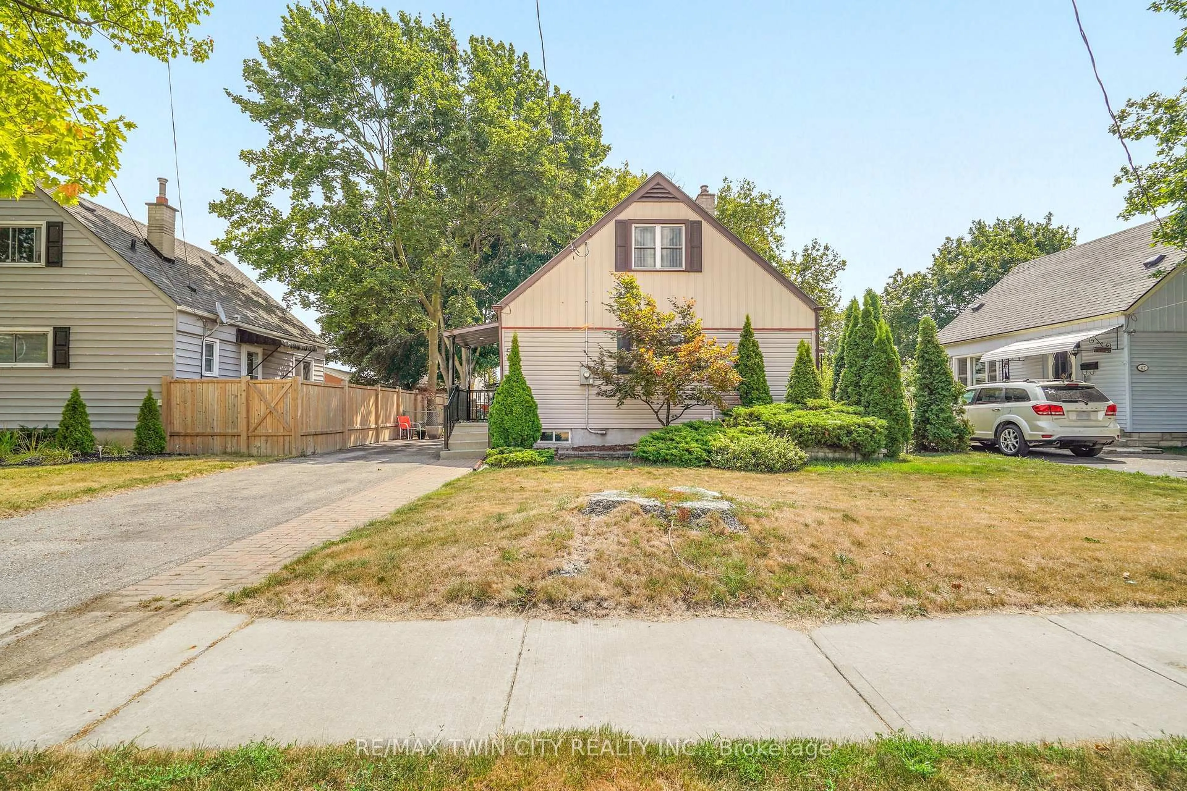 Unknown for 51 Frank St, Brantford Ontario N3T 5E1