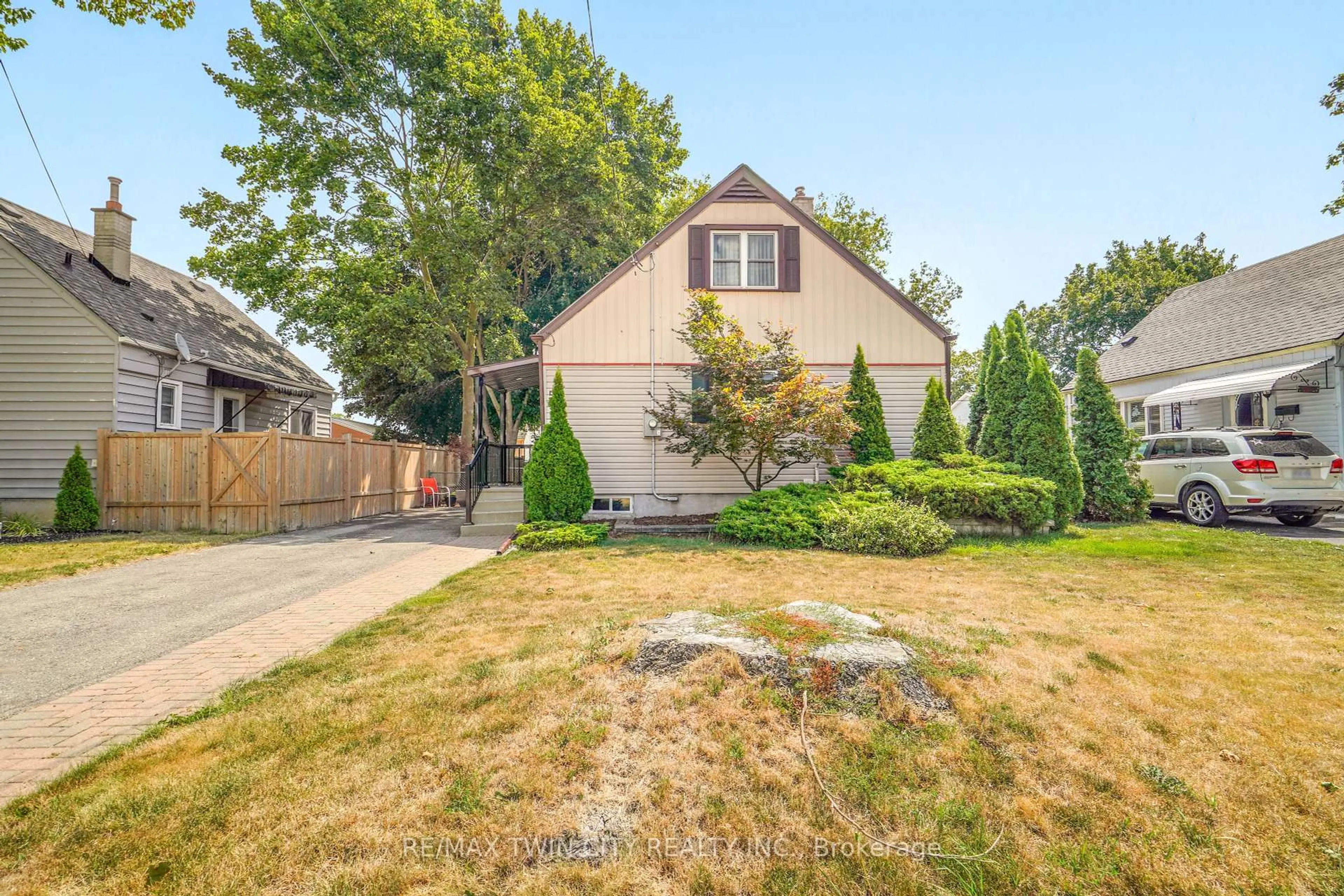Unknown for 51 Frank St, Brantford Ontario N3T 5E1