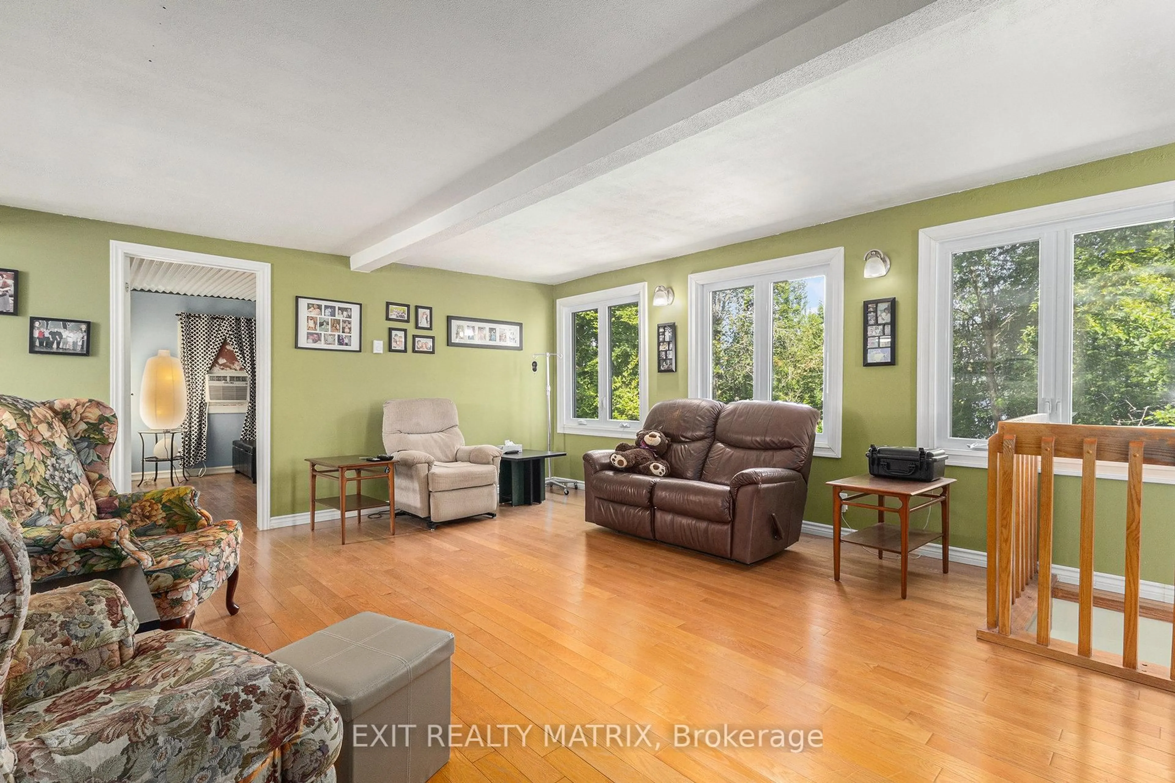 Living room with furniture, unknown for 3357 Concession 1 Rd, Alfred and Plantagenet Ontario K0B 1J0