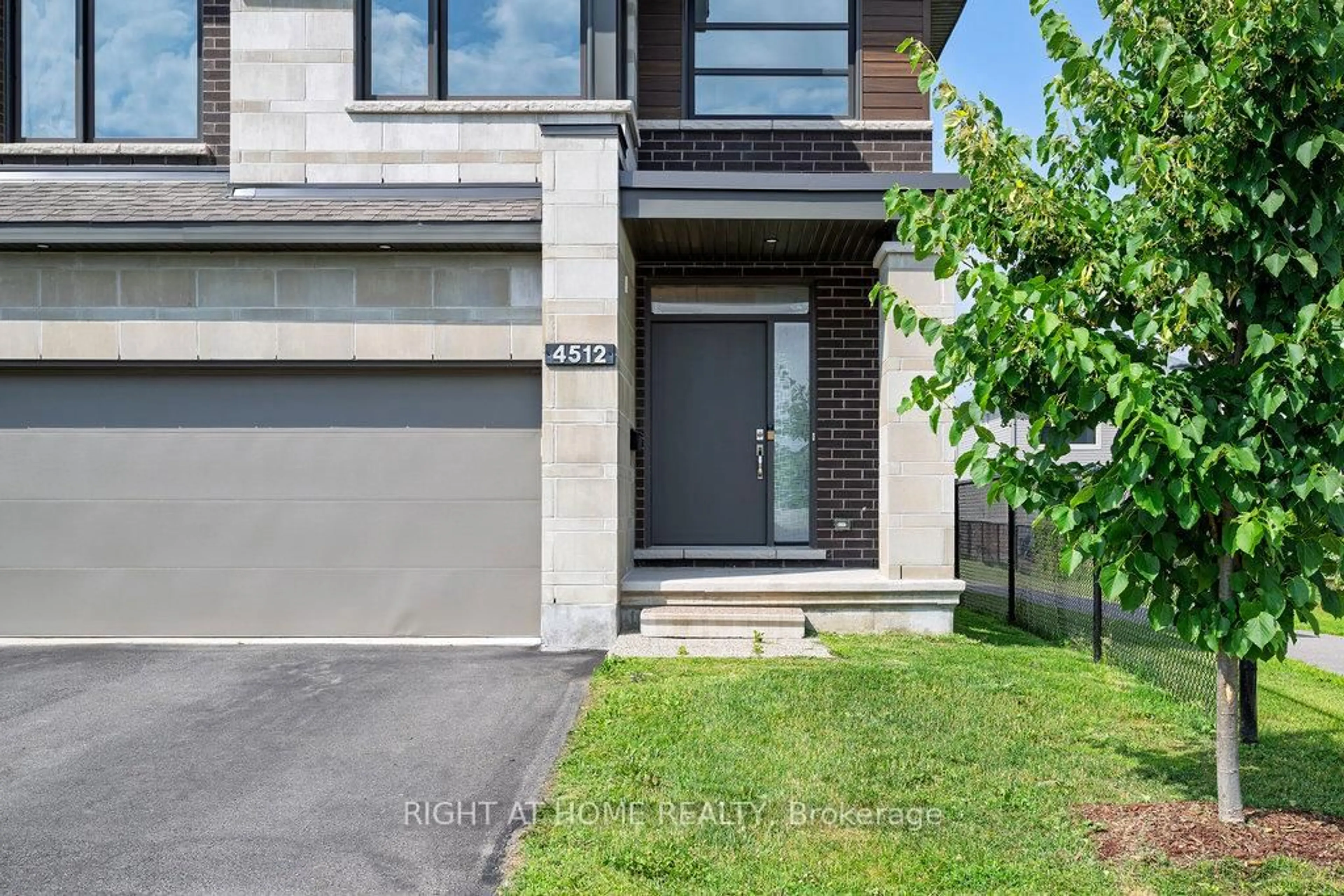 Home with brick exterior material, street for 4512 Kelly Farm Dr, Ottawa Ontario K1X 0E7