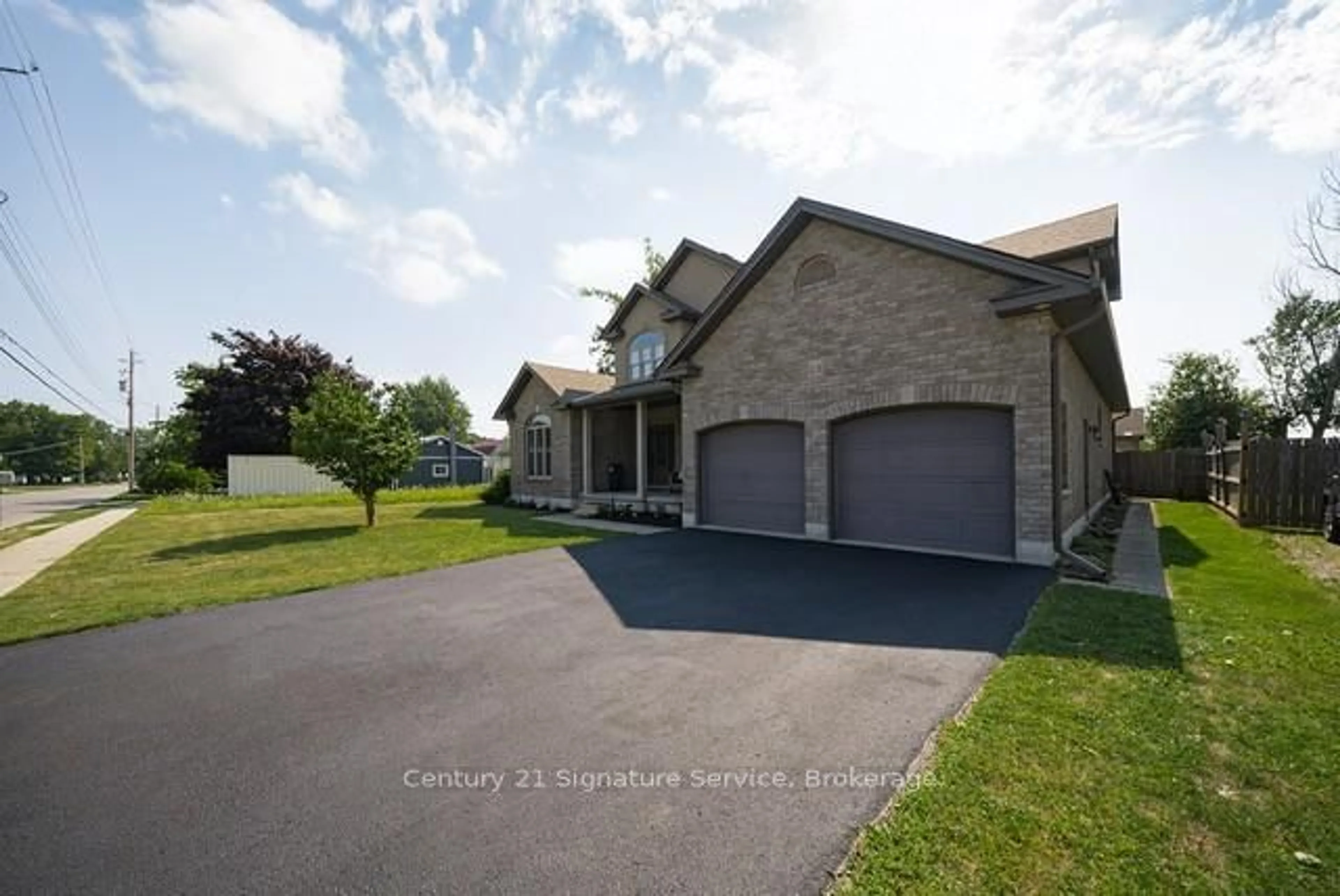 A pic from outside/outdoor area/front of a property/back of a property/a pic from drone, street for 23 College Ave, Norfolk Ontario N0E 1M0