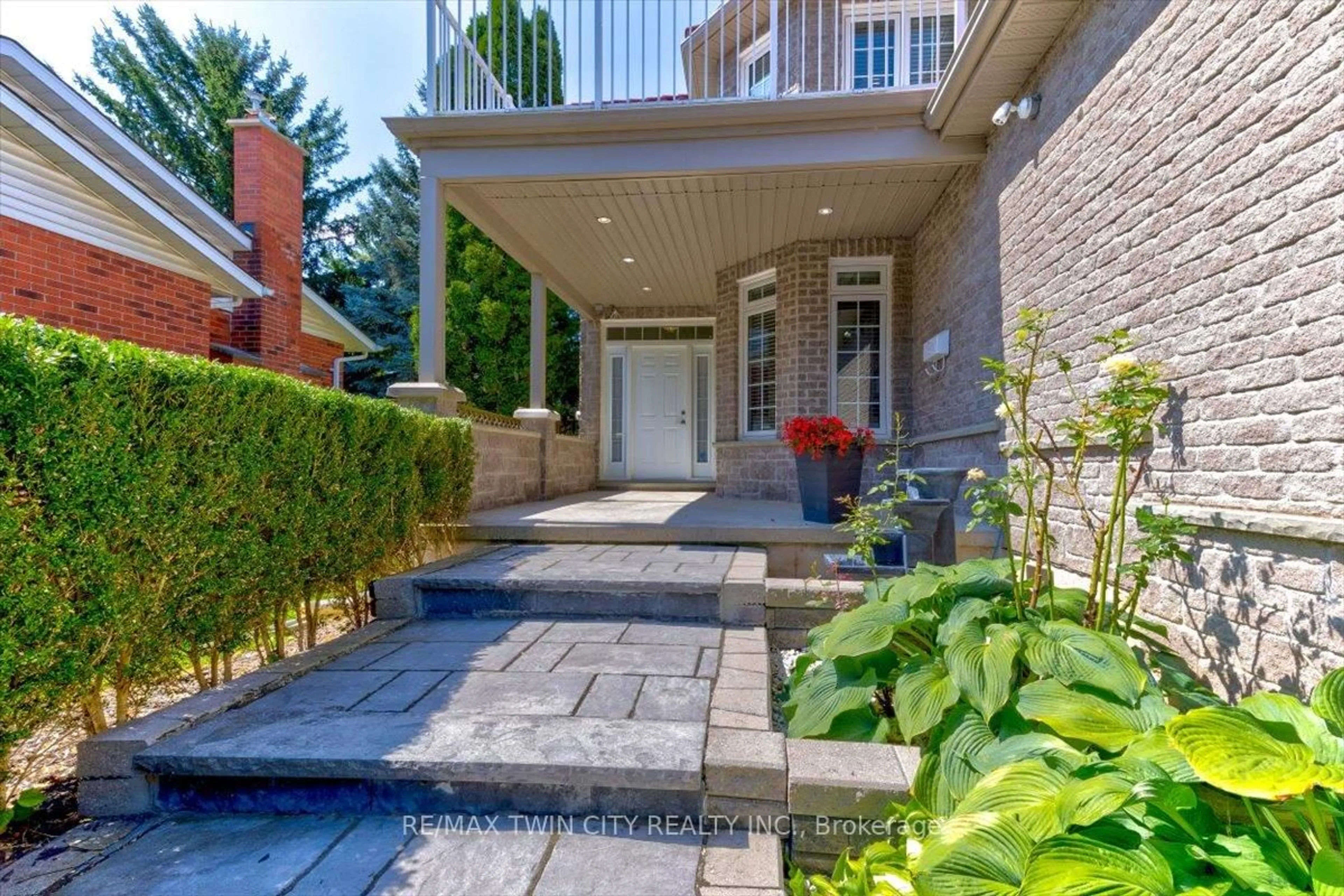 Patio, street for 100 High Acres Cres, Kitchener Ontario N2N 2Z9