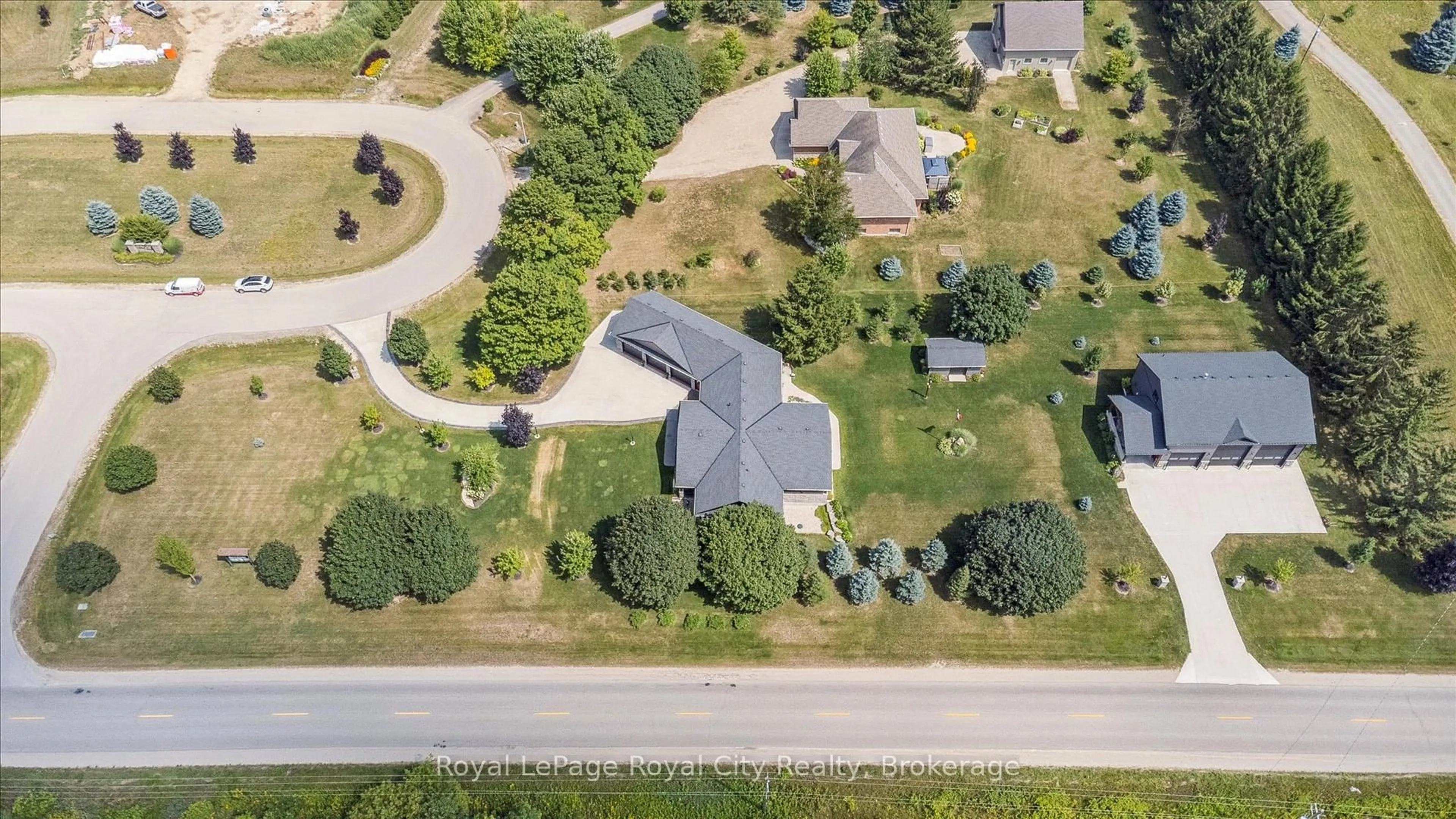 A pic from outside/outdoor area/front of a property/back of a property/a pic from drone, street for 100 Harris Cres, Southgate Ontario N0G 2L0