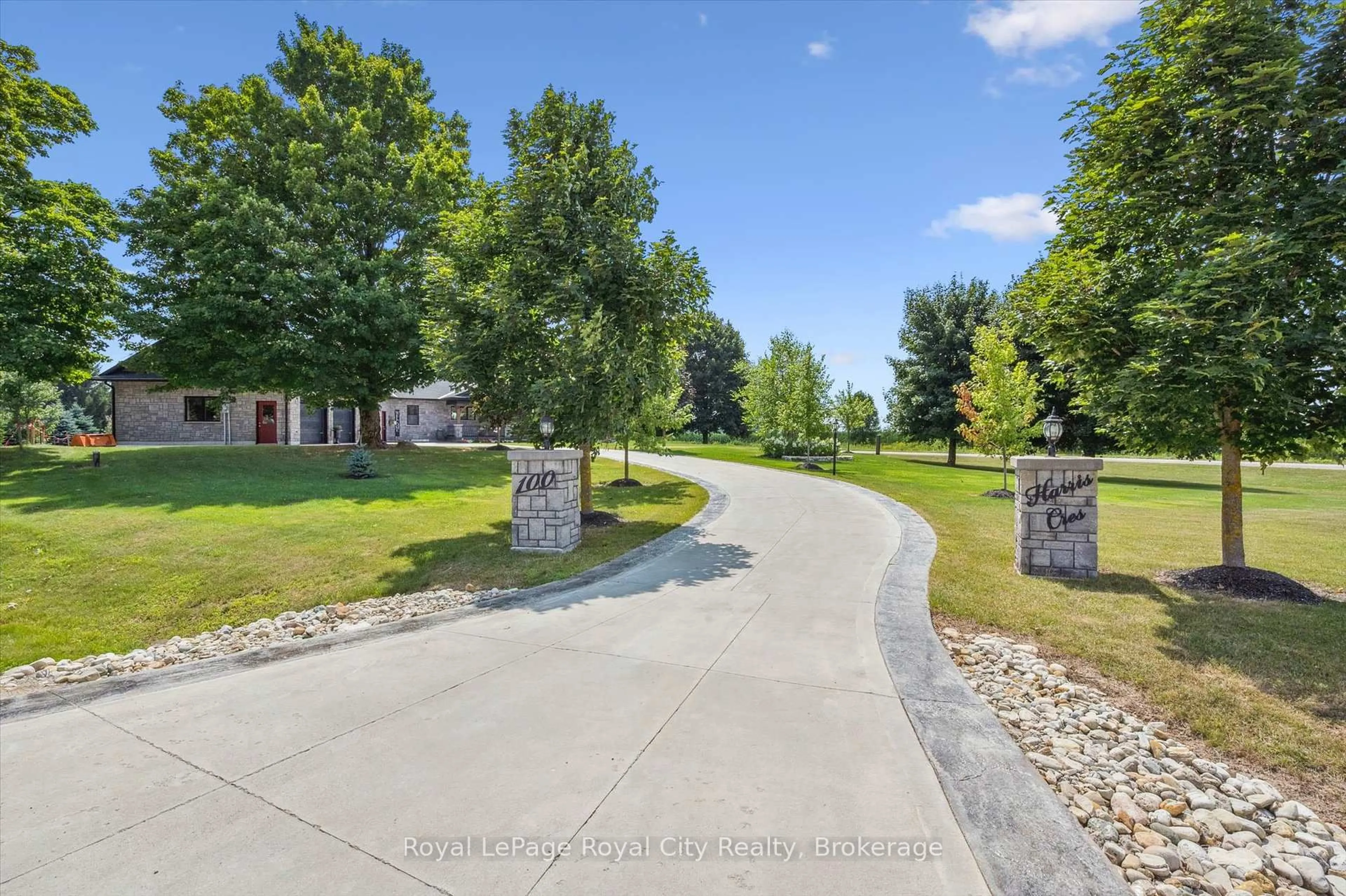Patio, unknown for 100 Harris Cres, Southgate Ontario N0G 2L0