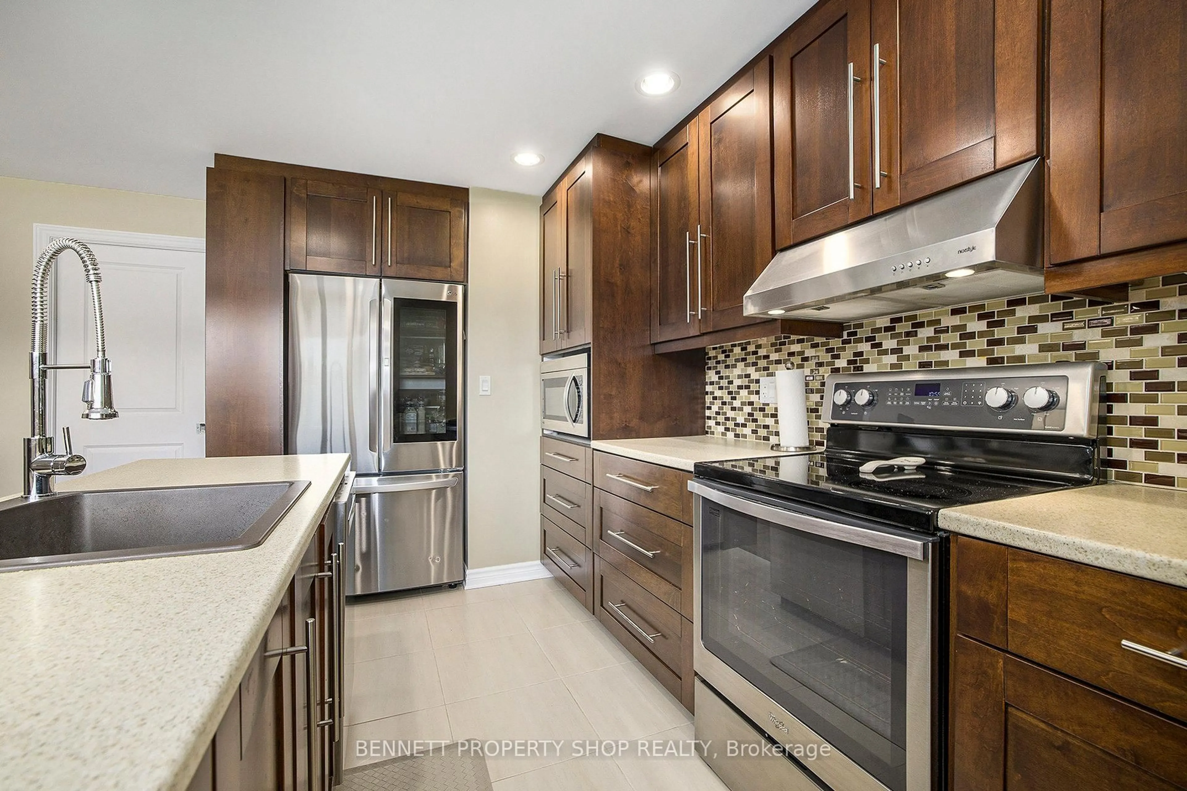 Contemporary kitchen, ceramic/tile floor for 1476 Maxime St, Ottawa Ontario K1B 3L1