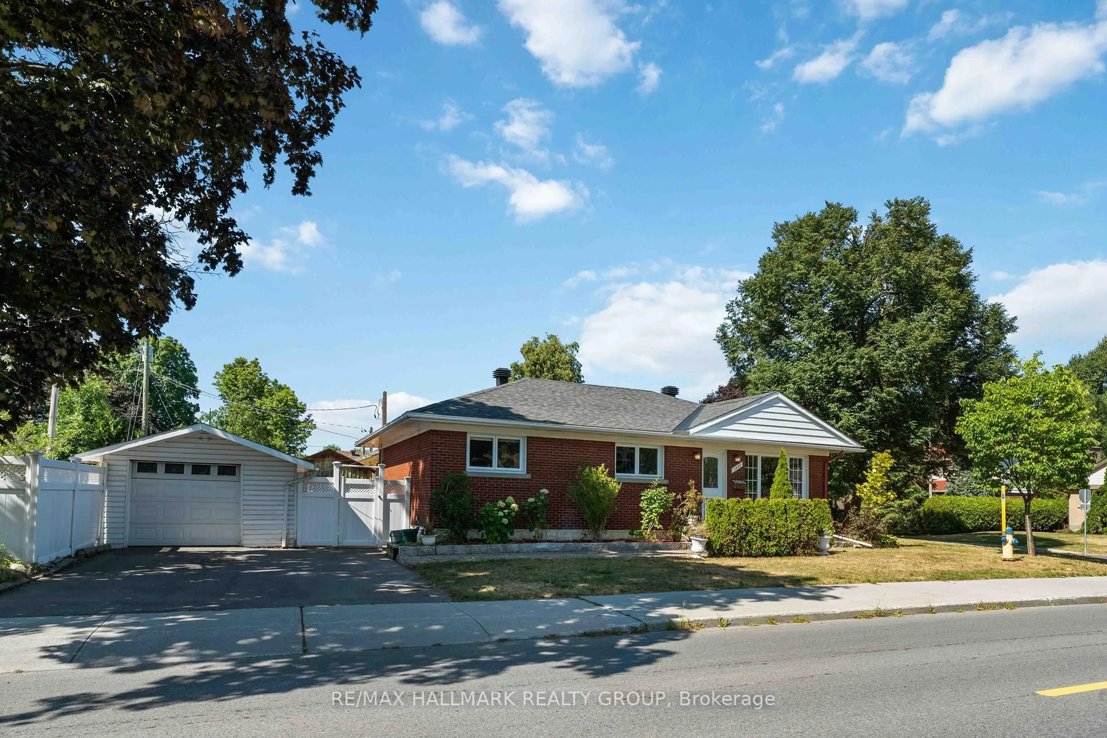 Home with brick exterior material, street for 1921 Navaho Dr, Ottawa Ontario K2C 0T5