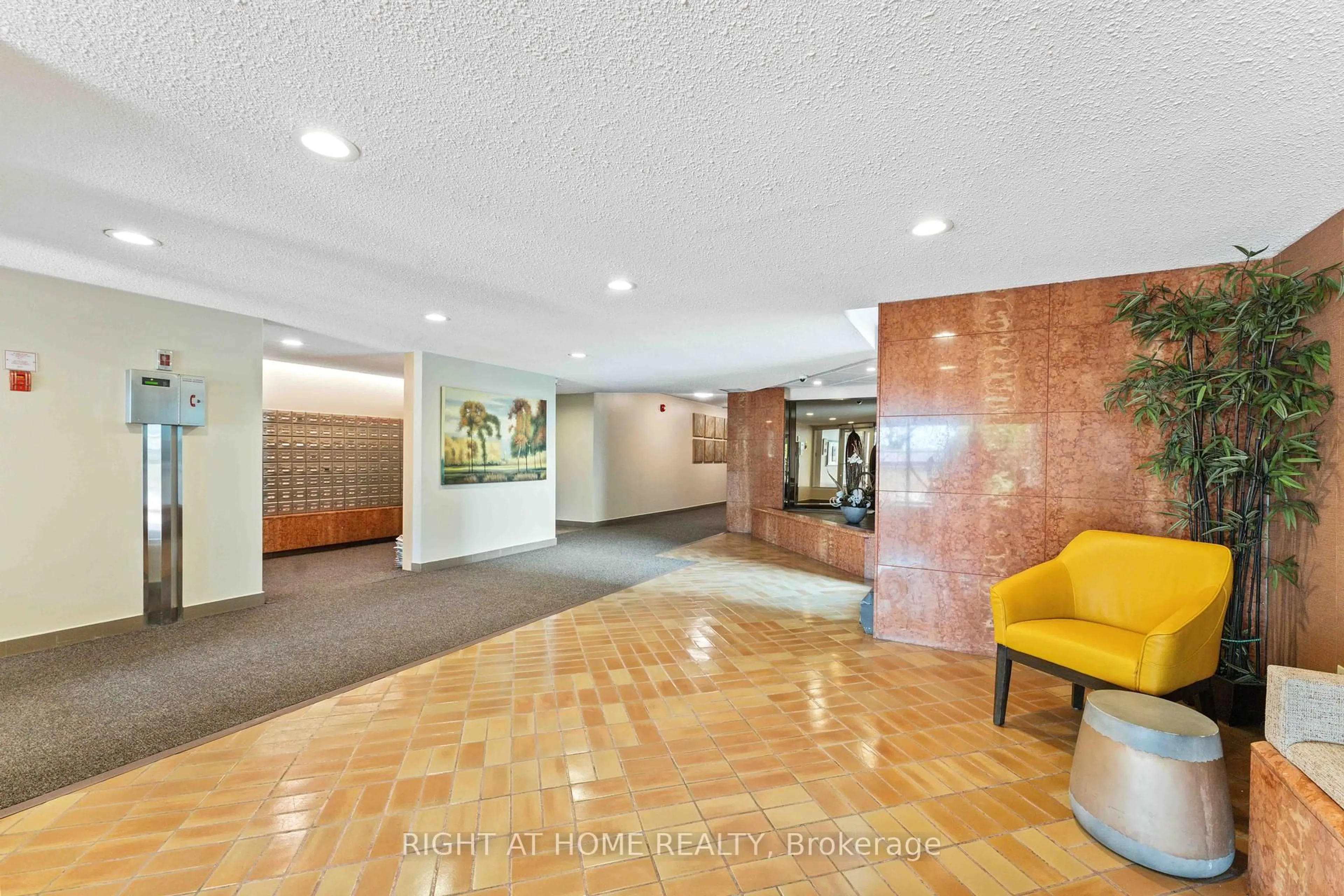 Lobby for 555 Brittany Dr #302, Ottawa Ontario K1K 4C5