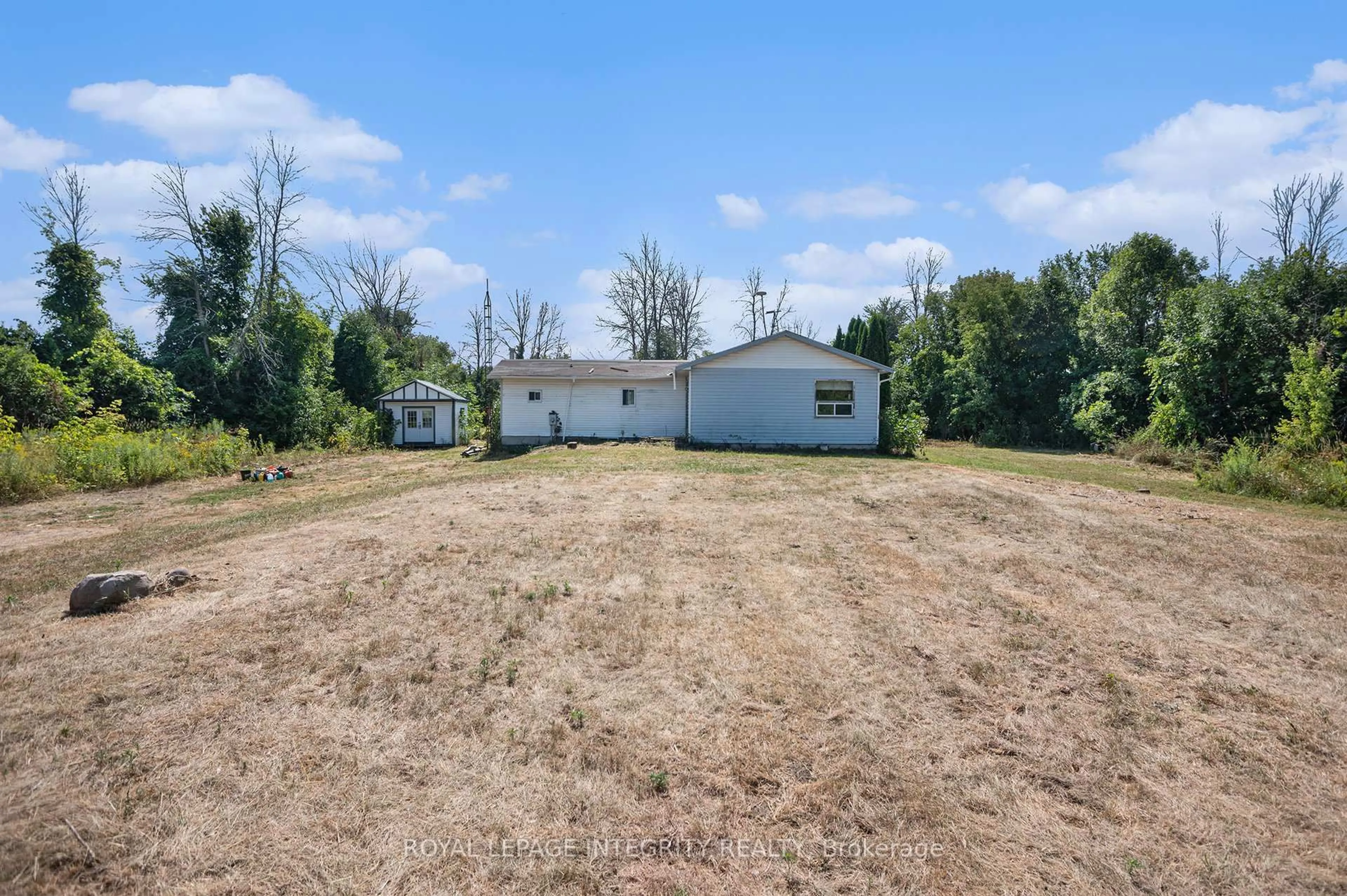 A pic from outside/outdoor area/front of a property/back of a property/a pic from drone, unknown for 3796 County 12 Rd, South Stormont Ontario K0C 1V0