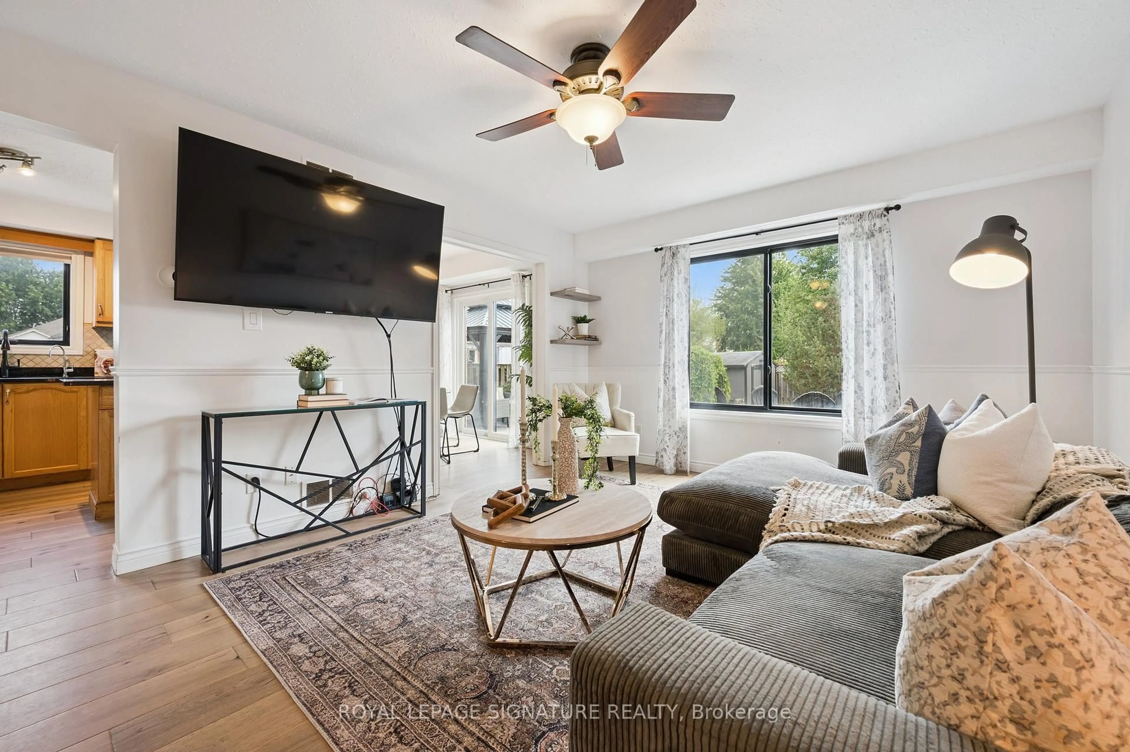 Living room with furniture, unknown for 313 Millburn Blvd, Centre Wellington Ontario N1M 3S3